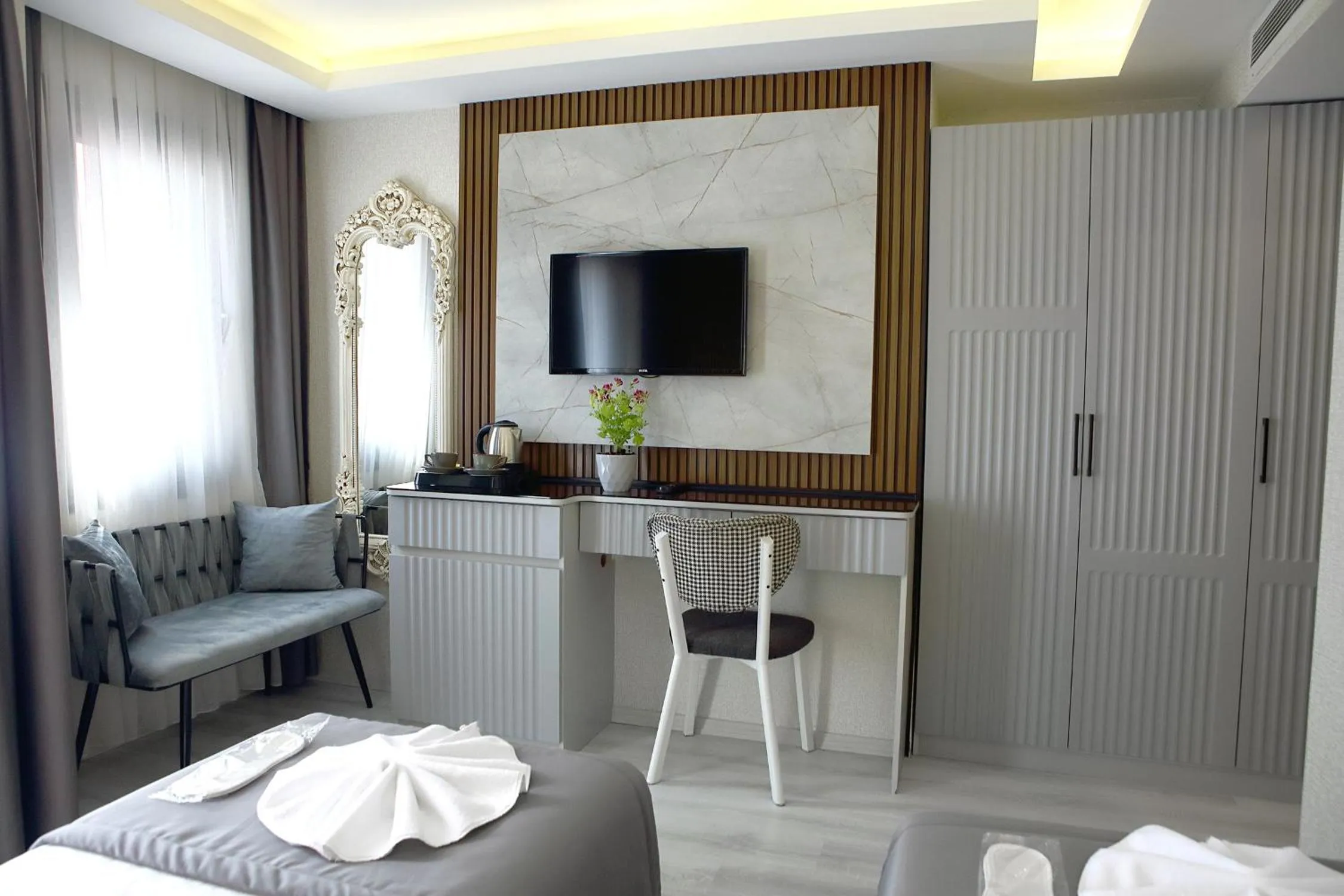 TV and multimedia in AMARA OLD CITY HOTEL & Spa