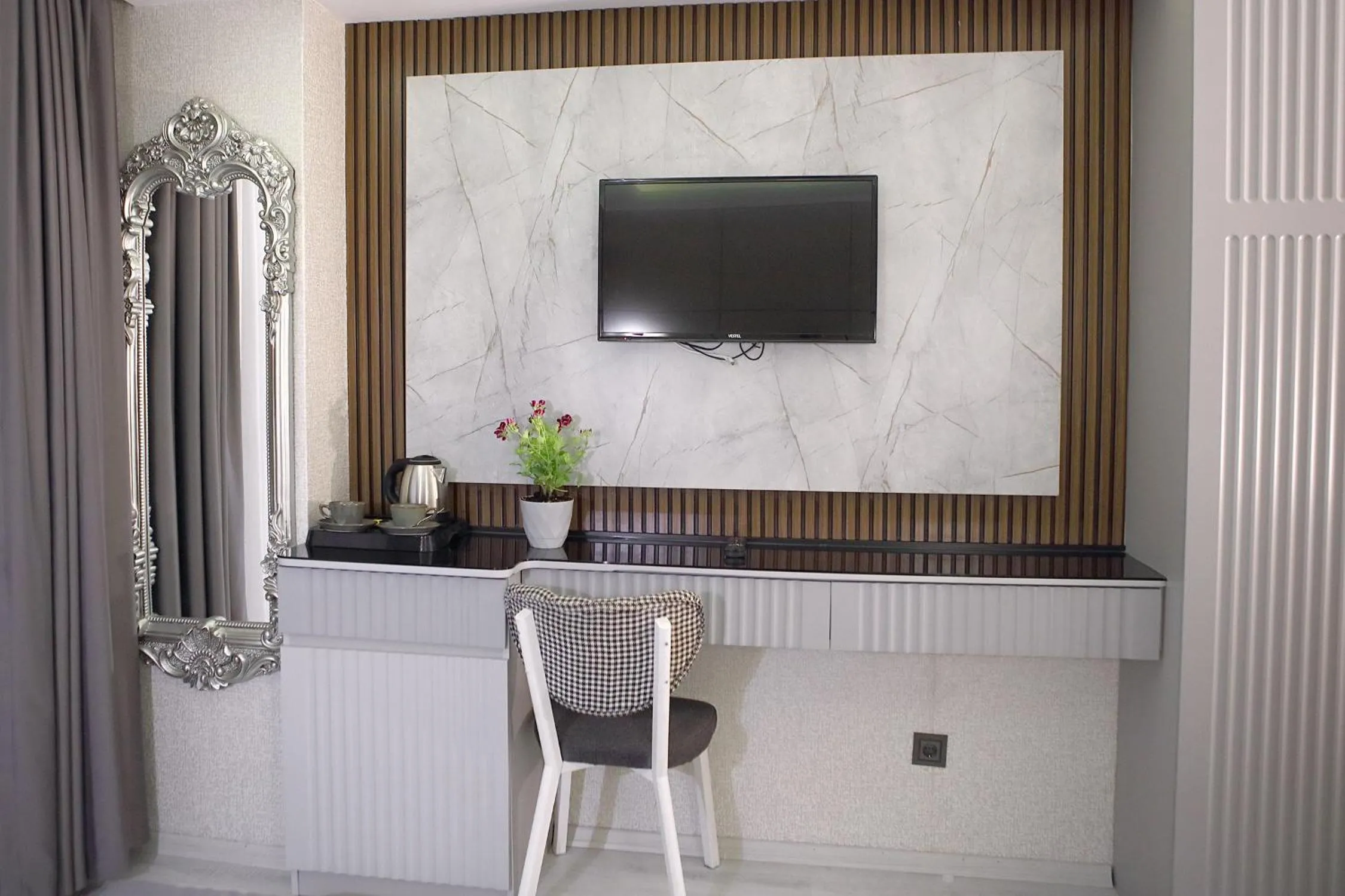 TV and multimedia in AMARA OLD CITY HOTEL & Spa