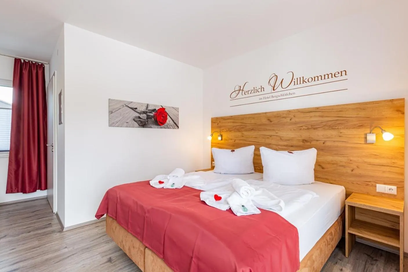 Photo of the whole room, Bed in Bergschlößchen