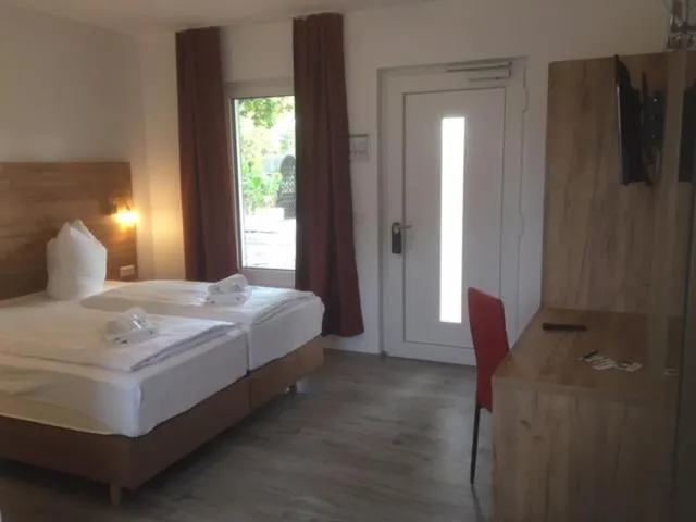 Photo of the whole room, Bed in Bergschlößchen