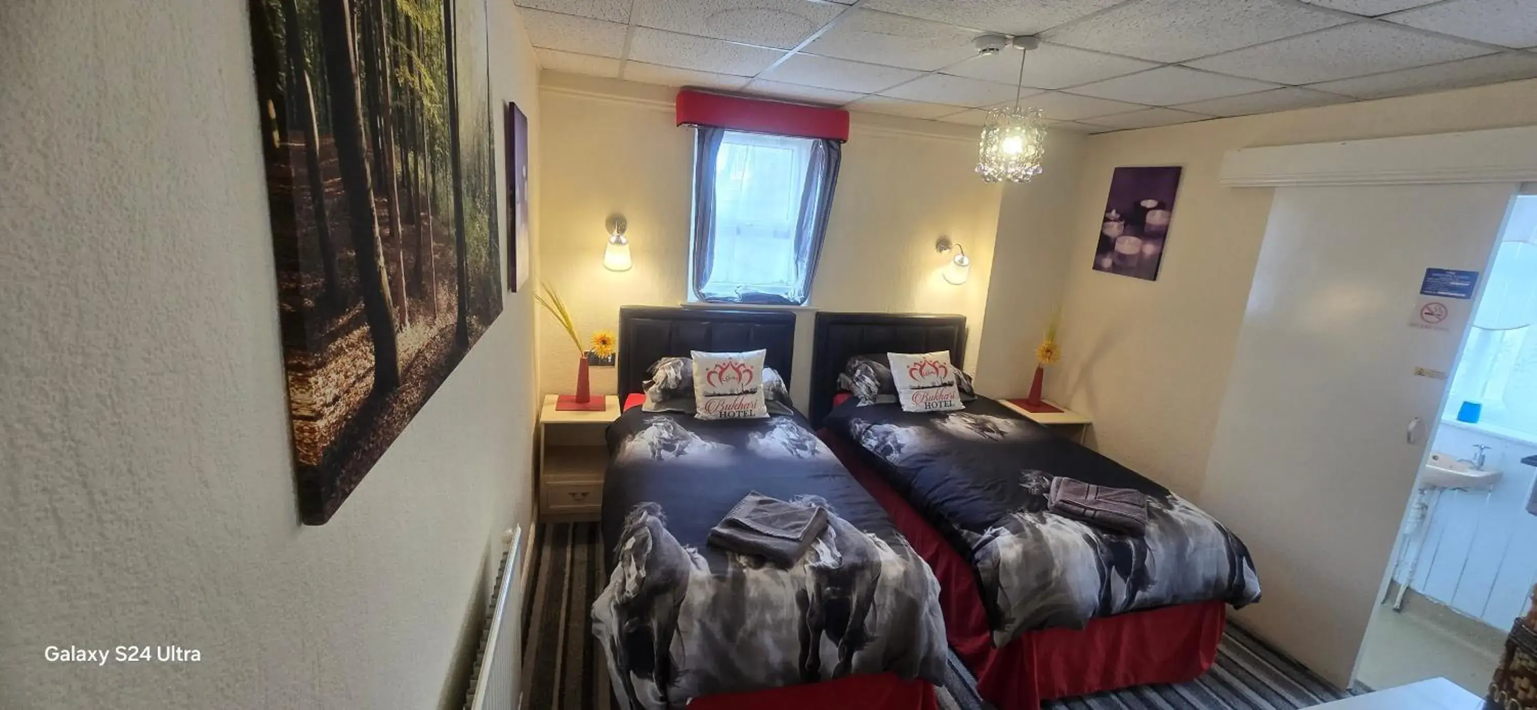 Twin Room with Bathroom in BUKHARI Hotel Twin Room with Bathroom in BUKHARI Hotel