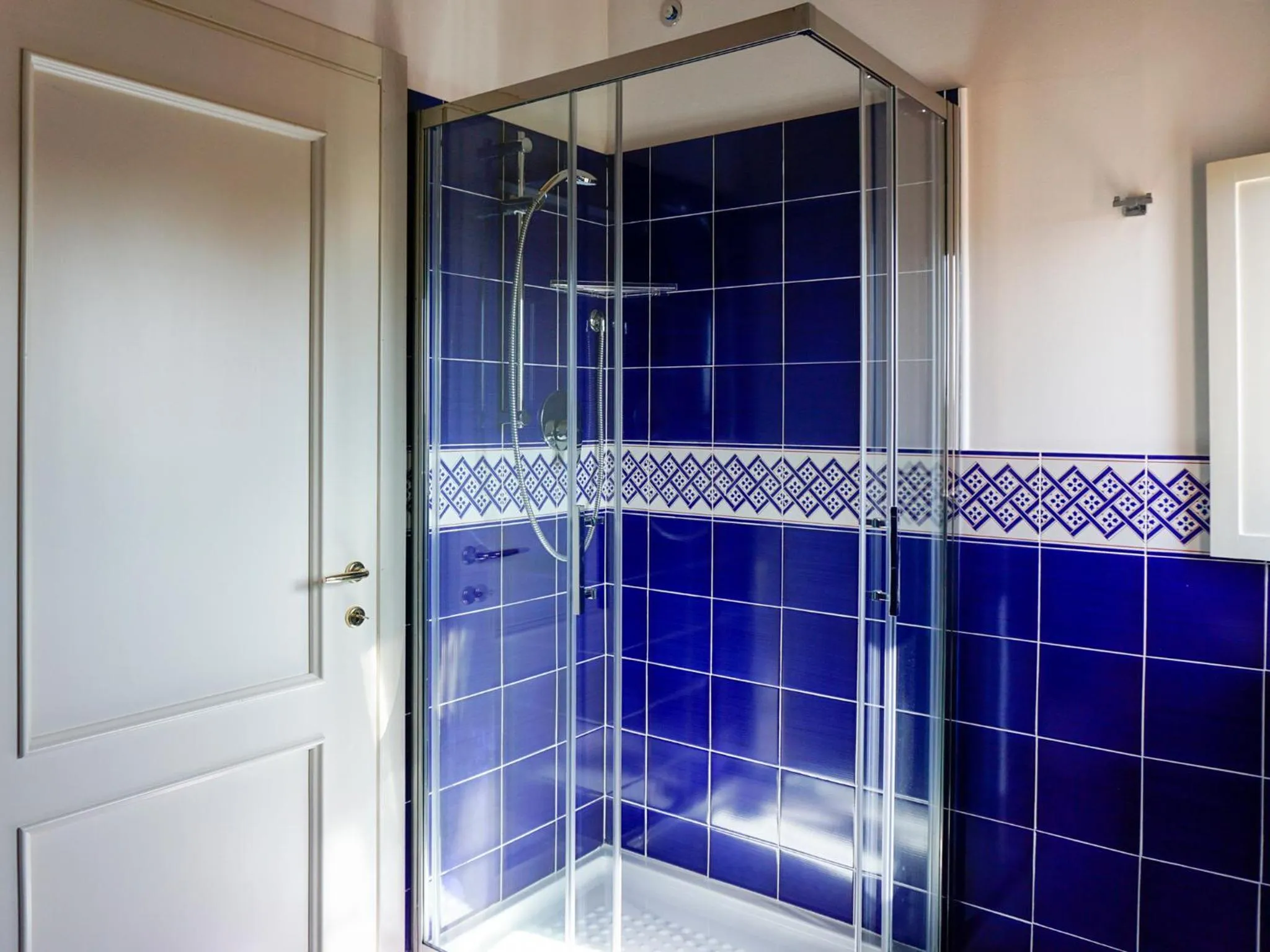 Bathroom in Casa Isolani Charms Rooms Santo Stefano