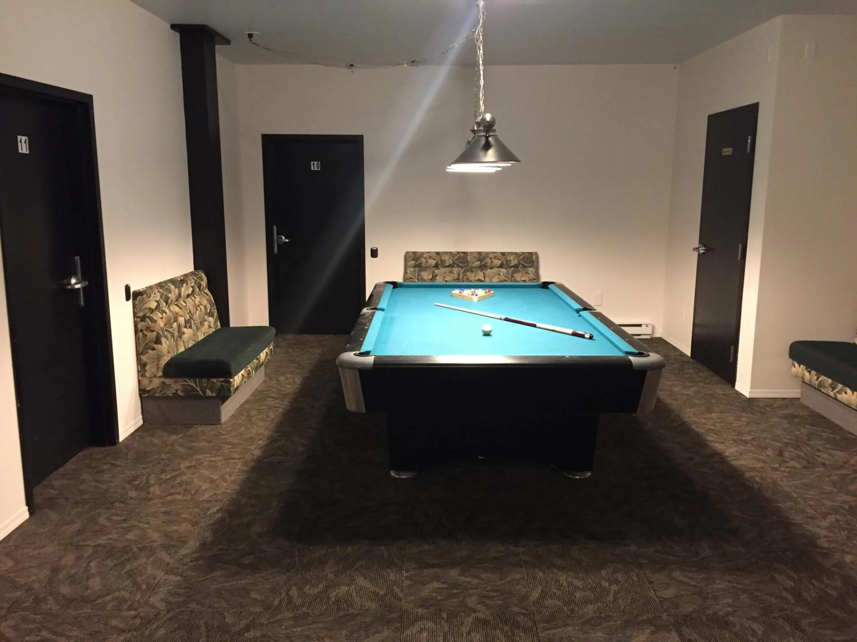 Billiard in Invermere Hostel