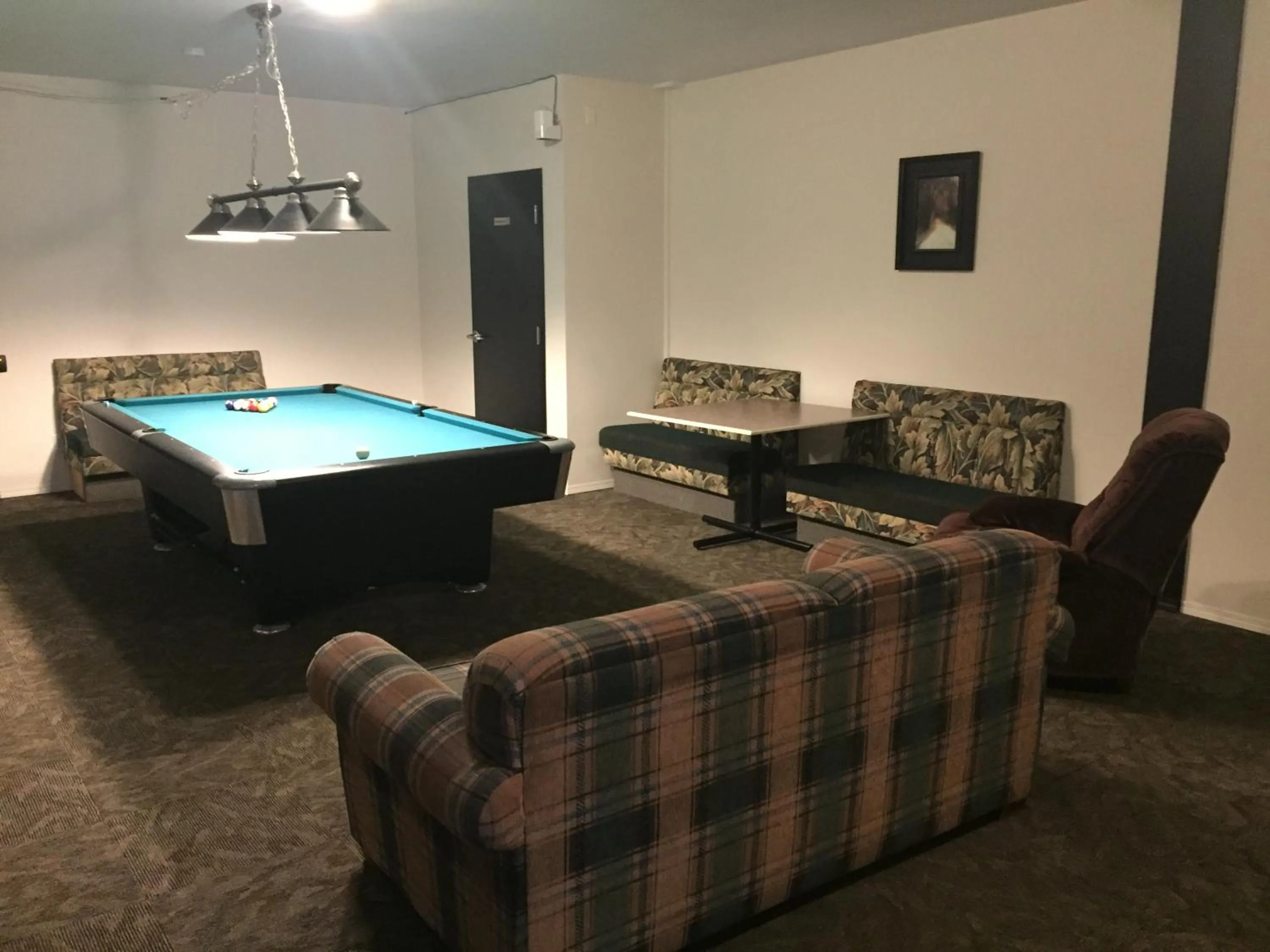 Billiard in Invermere Hostel