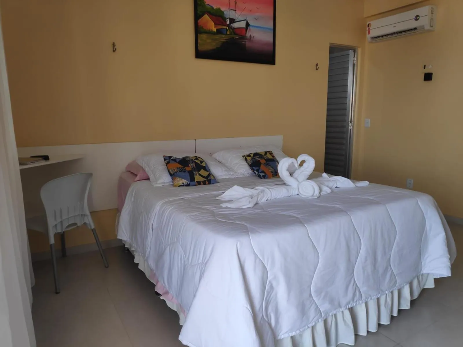 Property building, Bed in Hotel Concha do Mar