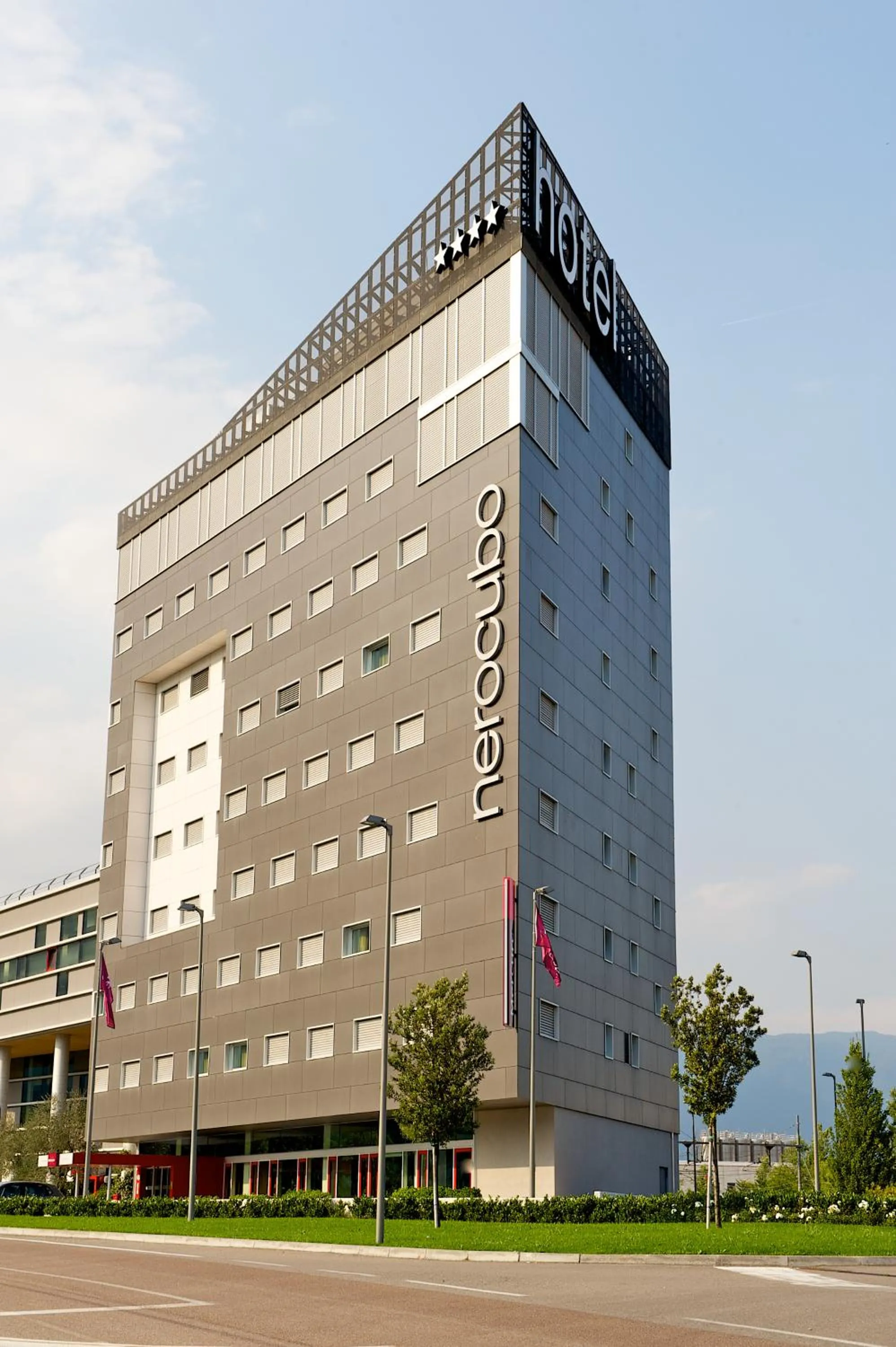 Facade/entrance in Mercure Nerocubo Rovereto