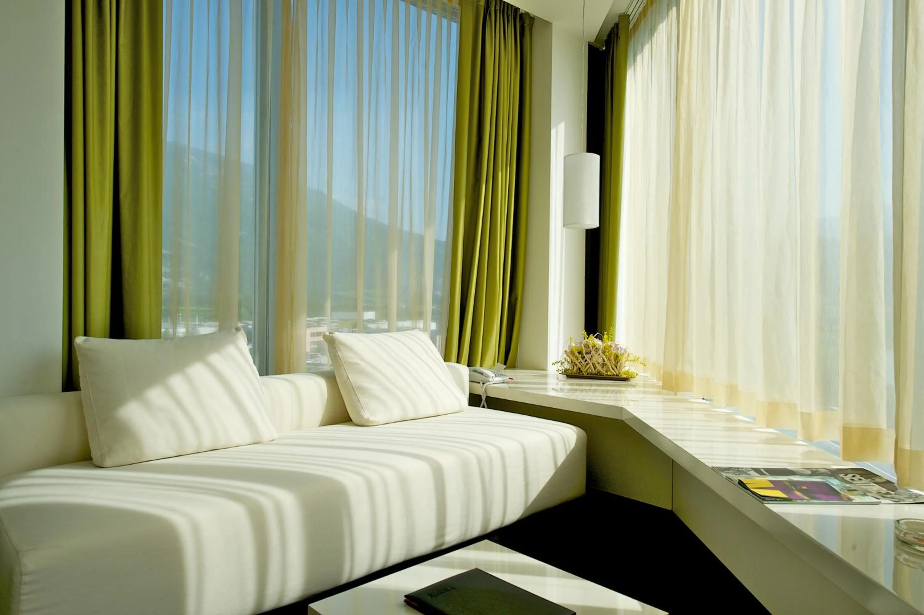 Decorative detail, Bed in Mercure Nerocubo Rovereto