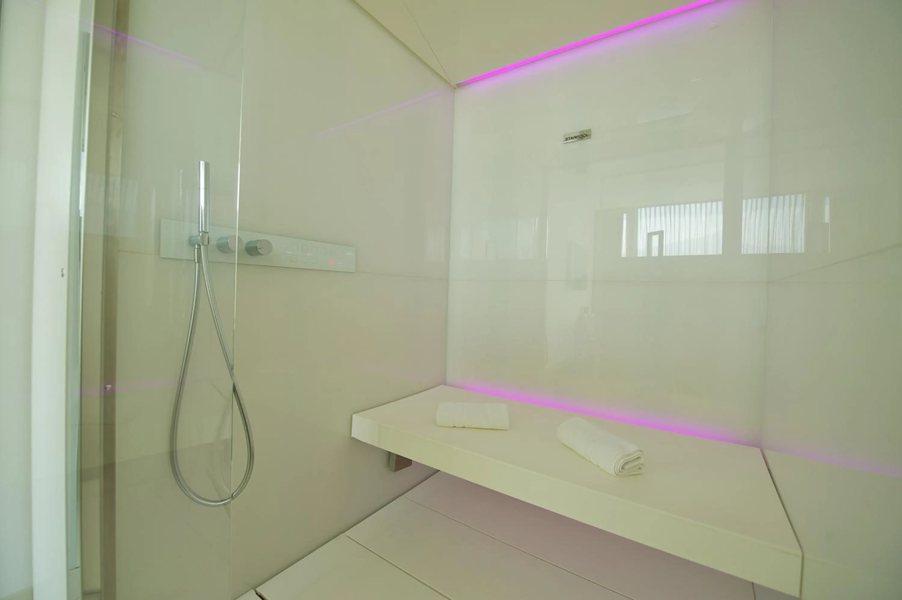 Bathroom in Mercure Nerocubo Rovereto