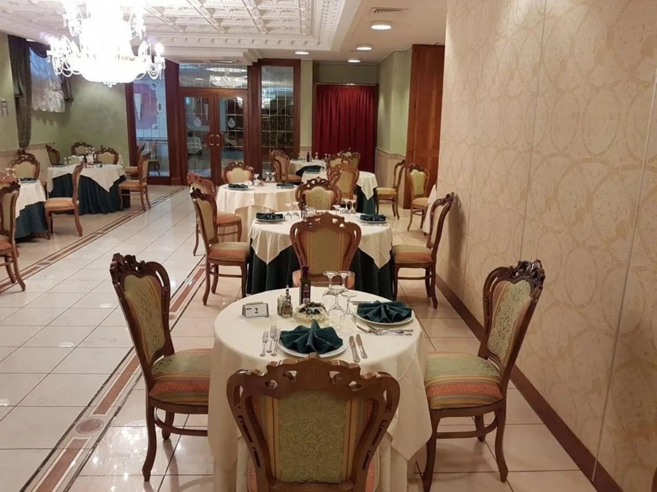 Restaurant/places to eat in San Giovanni Rotondo Palace - Alihotels