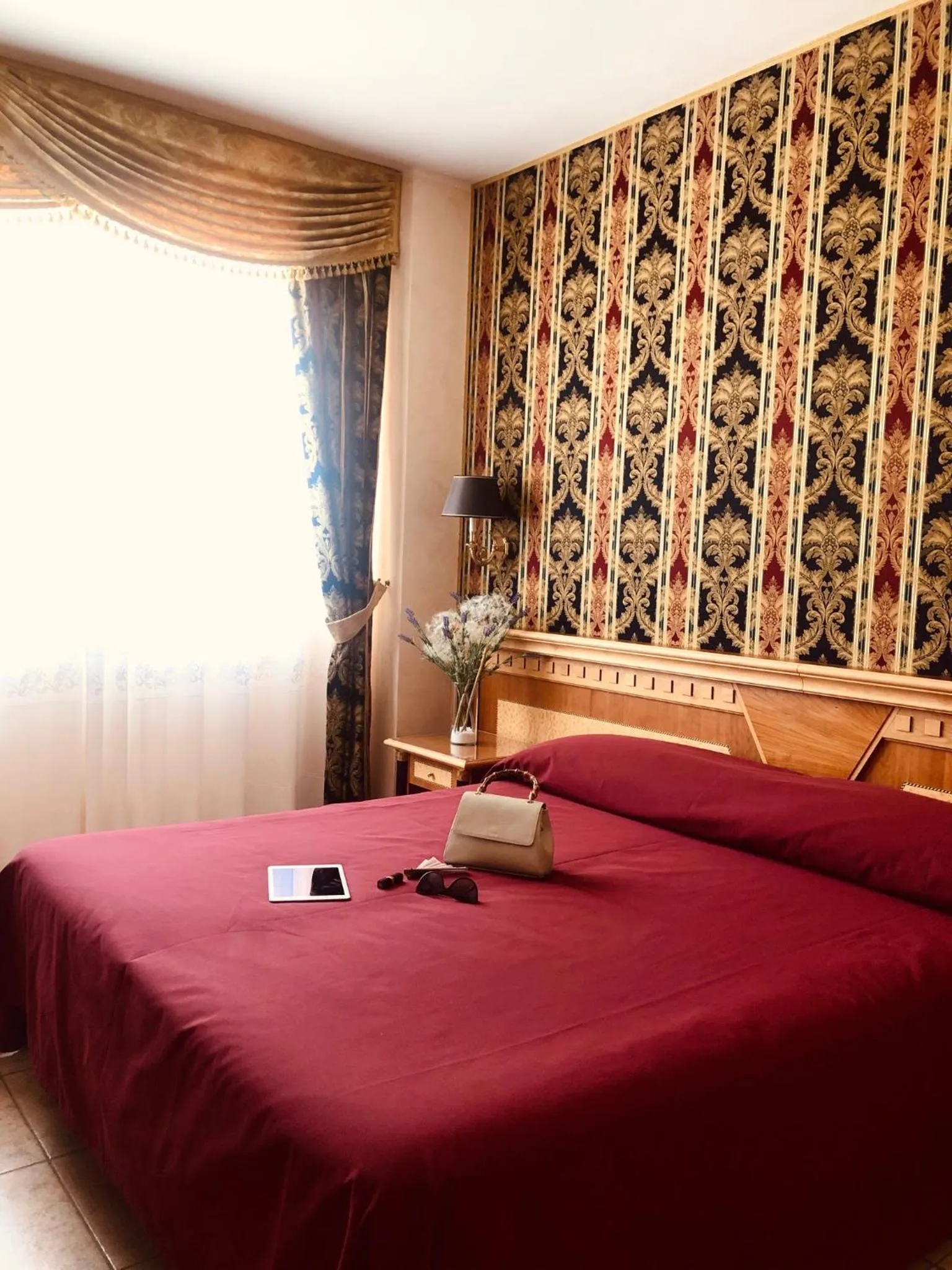 Bedroom, Bed in San Giovanni Rotondo Palace - Alihotels