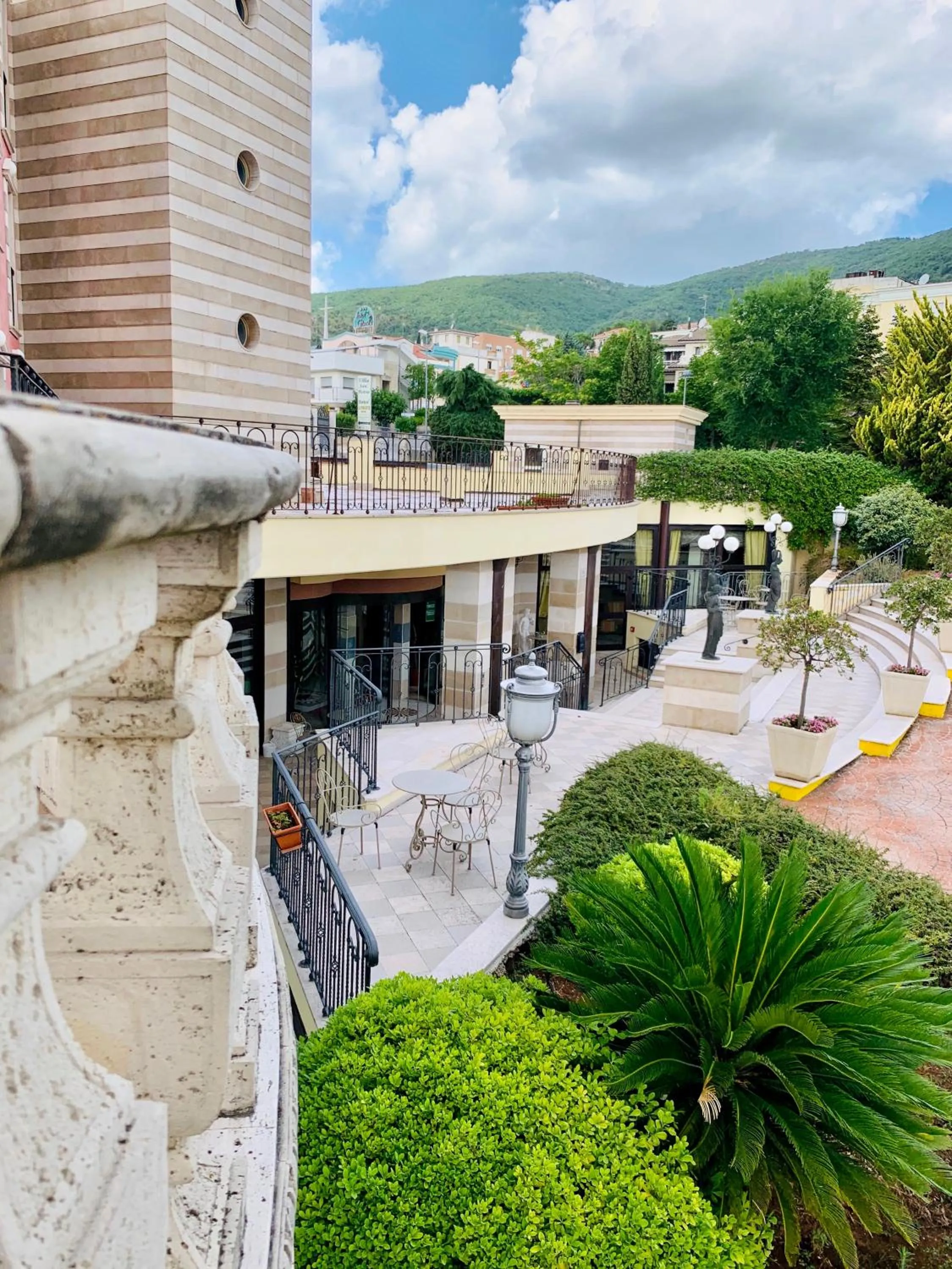 Balcony/Terrace in San Giovanni Rotondo Palace - Alihotels