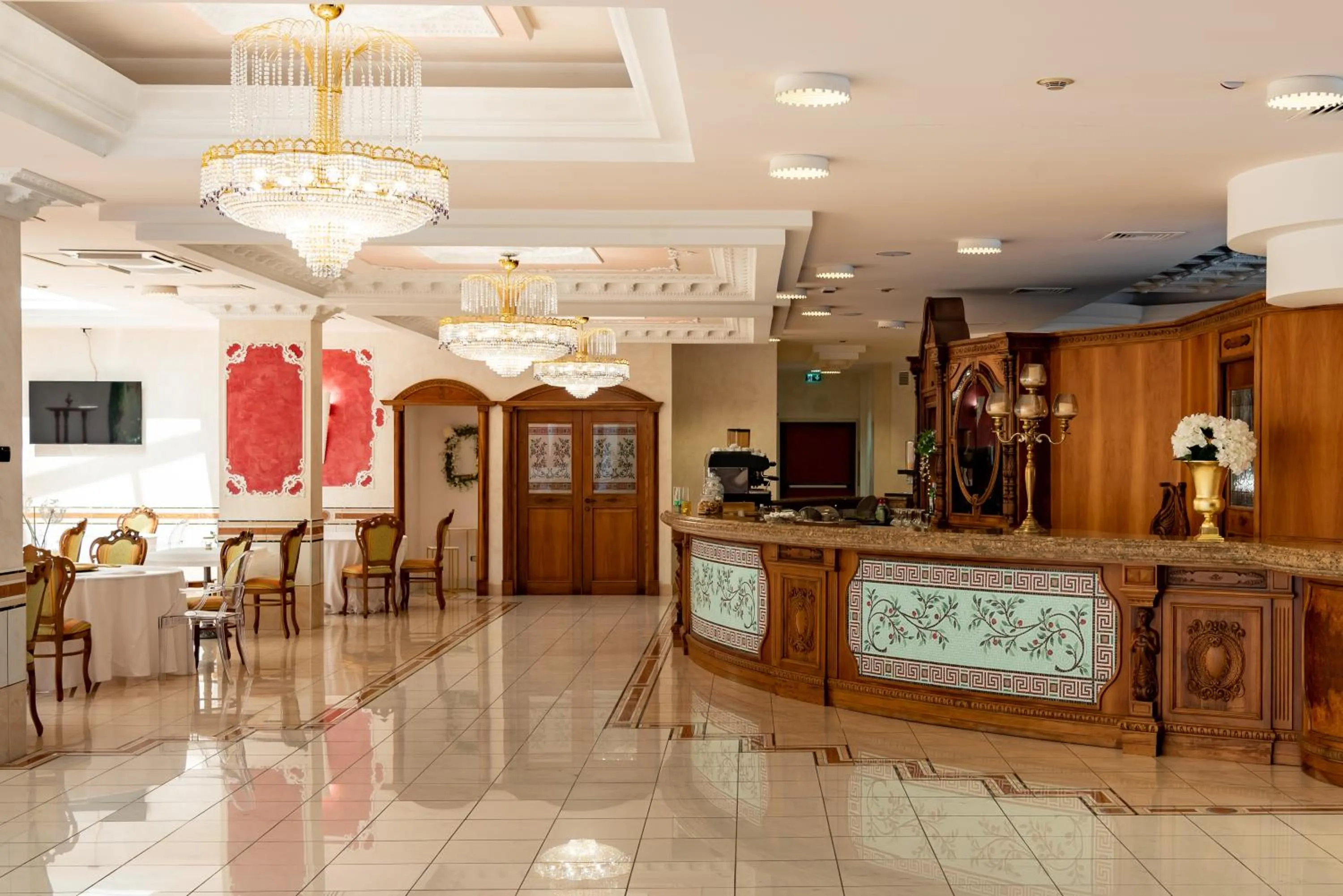 Lobby or reception in San Giovanni Rotondo Palace - Alihotels
