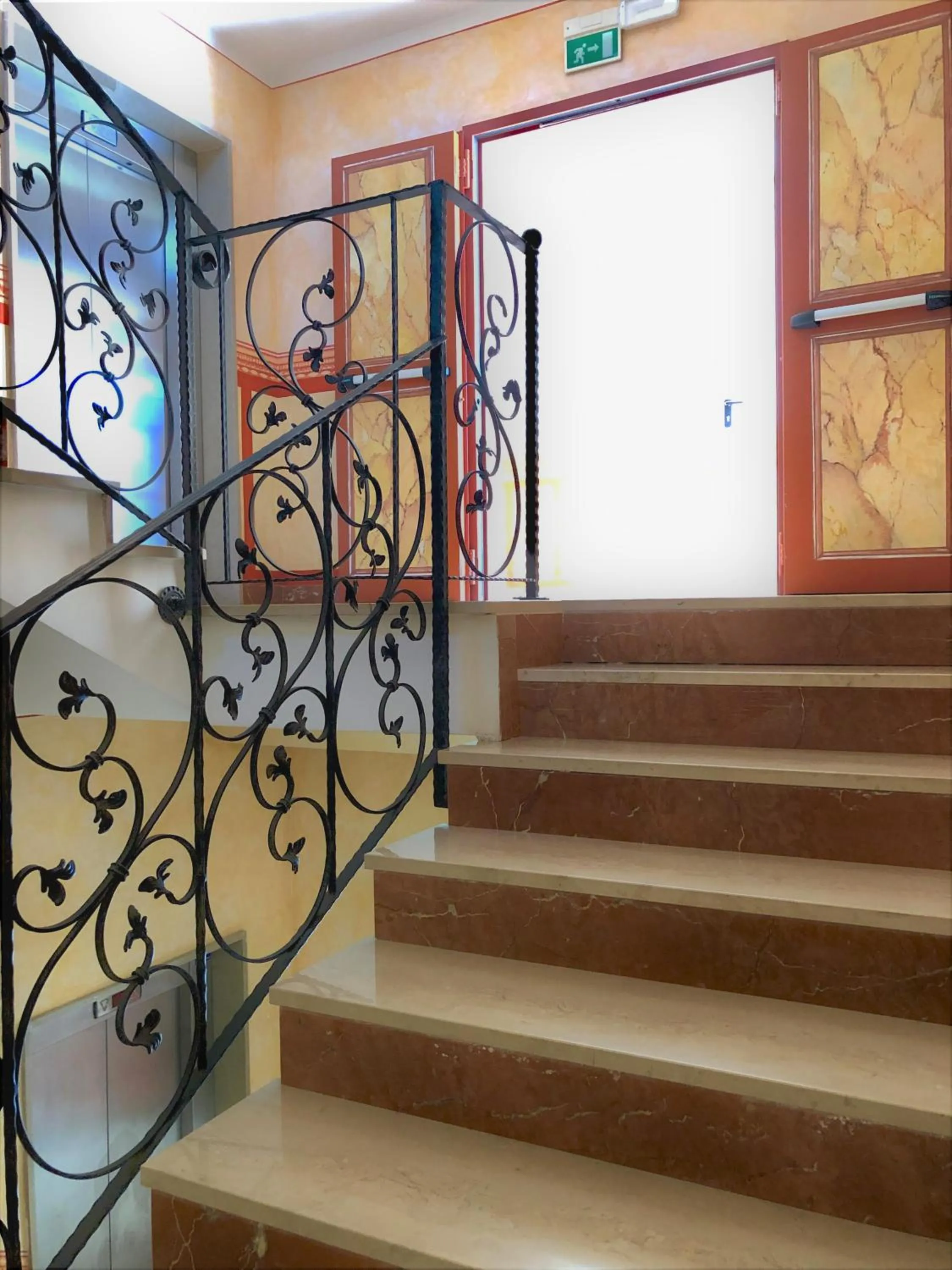 Lobby or reception in San Giovanni Rotondo Palace - Alihotels