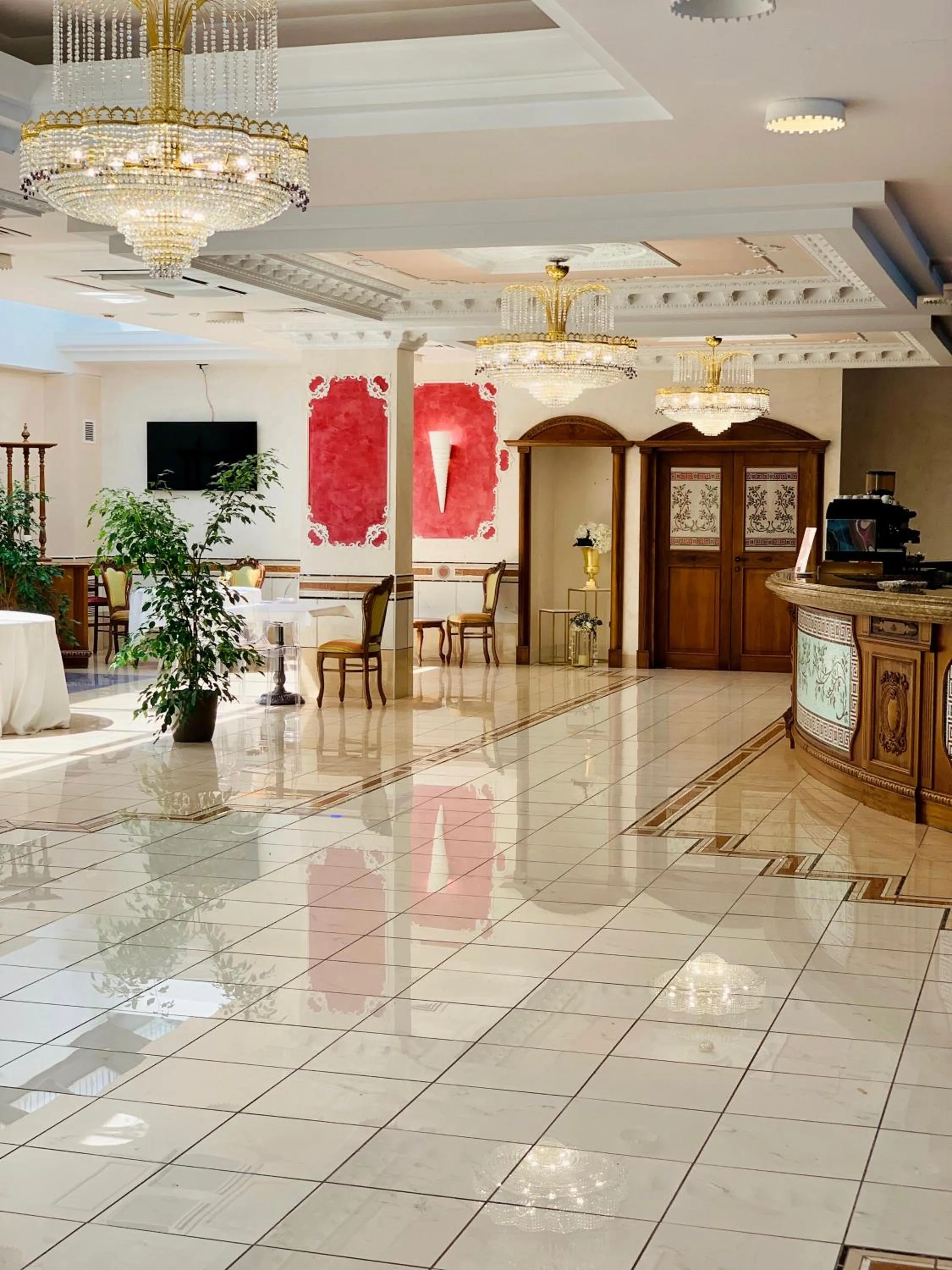 Lounge or bar in San Giovanni Rotondo Palace - Alihotels