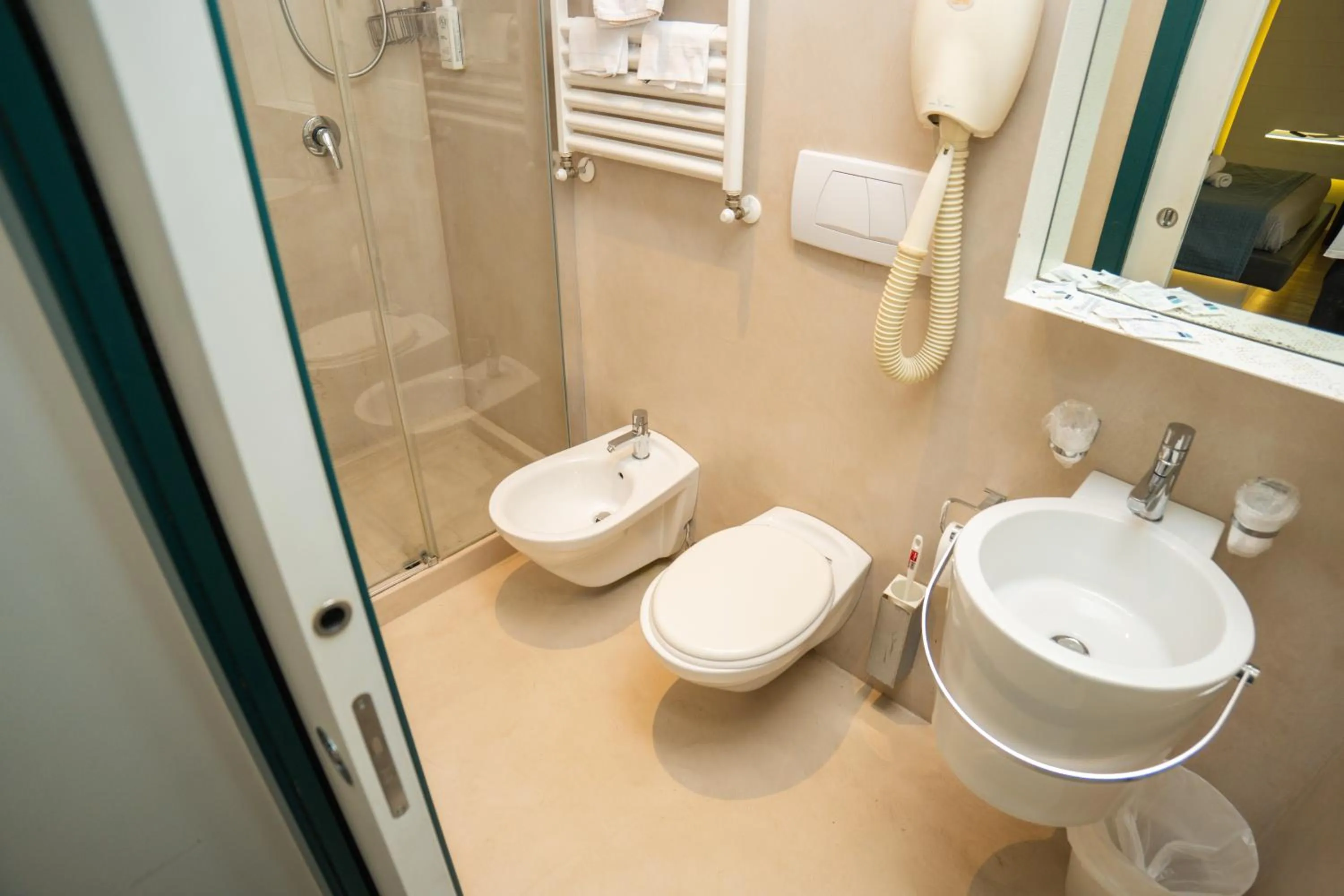 Toilet in San Giovanni Rotondo Palace - Alihotels