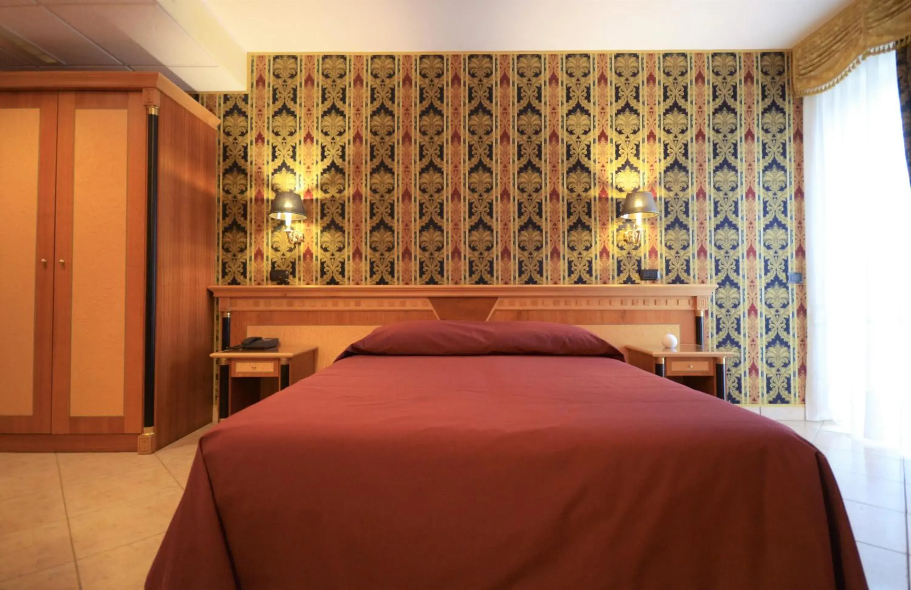 Superior Double or Twin Room with Terrace in San Giovanni Rotondo Palace - Alihotels Superior Double or Twin Room with Terrace in San Giovanni Rotondo Palace - Alihotels