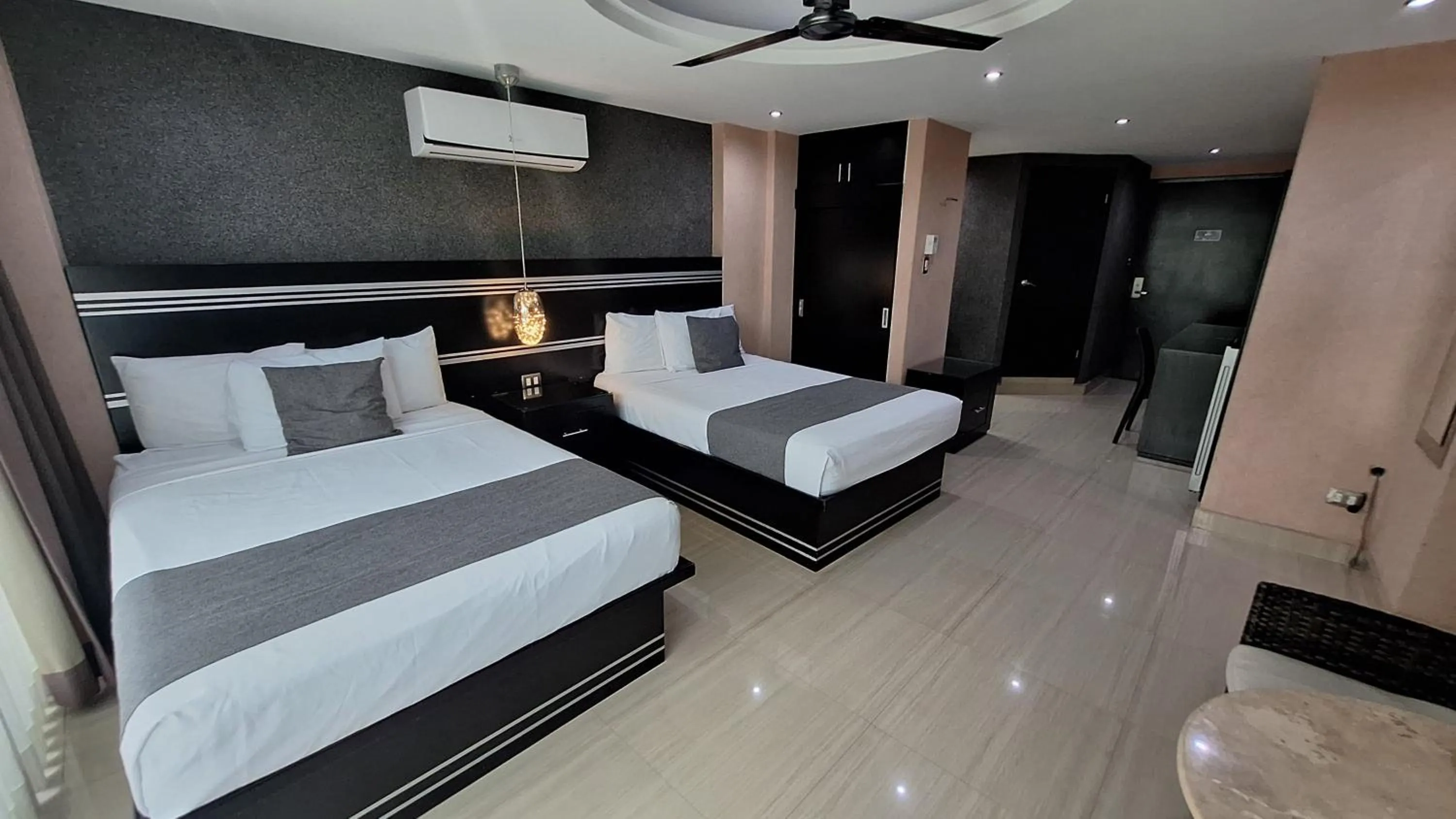 Bed in Hotel & Suites Country Valladolid