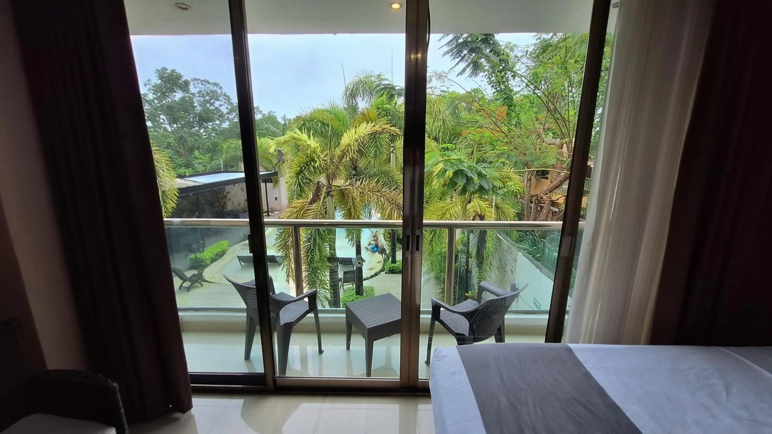 Hotel & Suites Country Valladolid