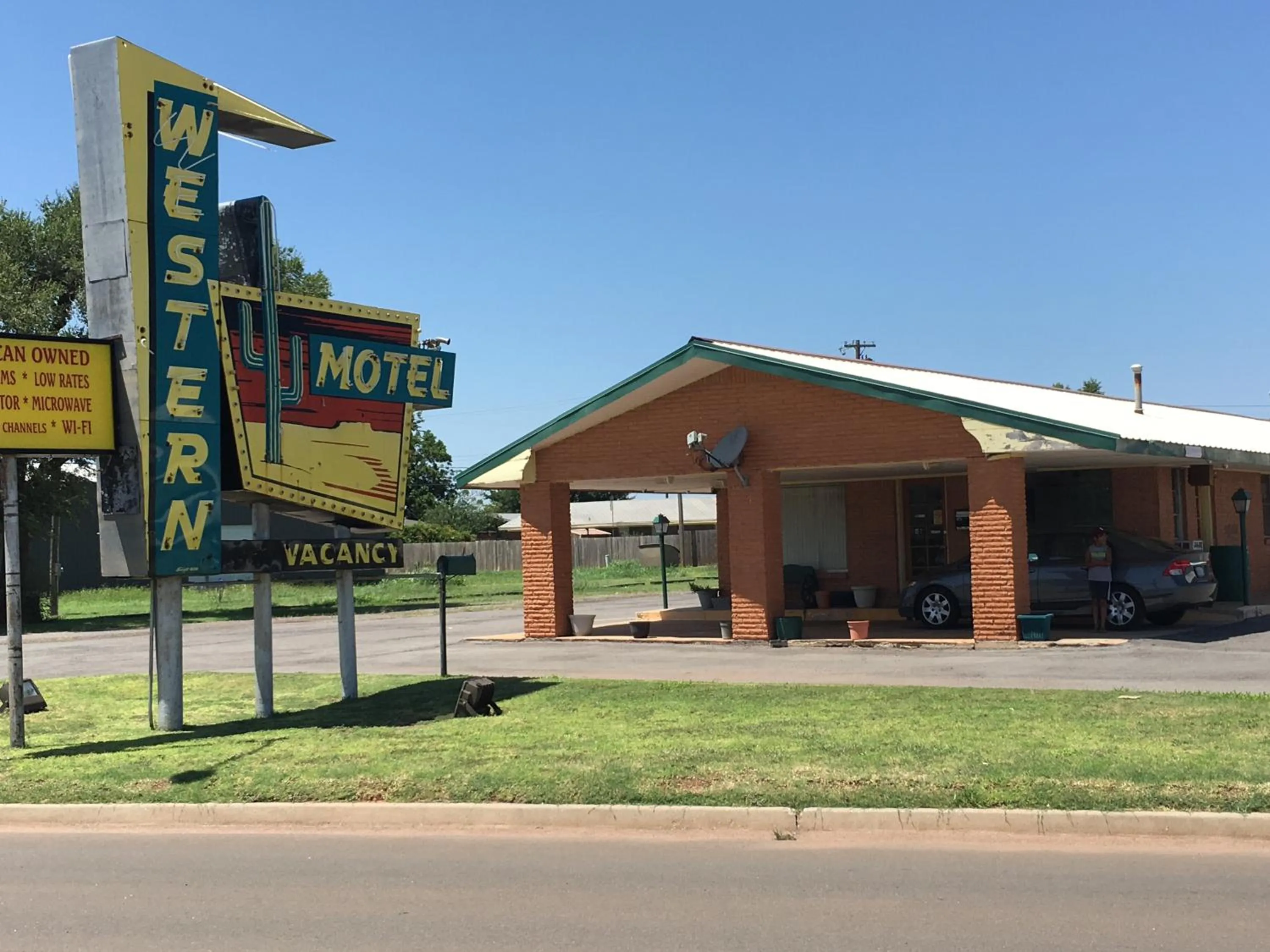 Facade/entrance in Western Motel