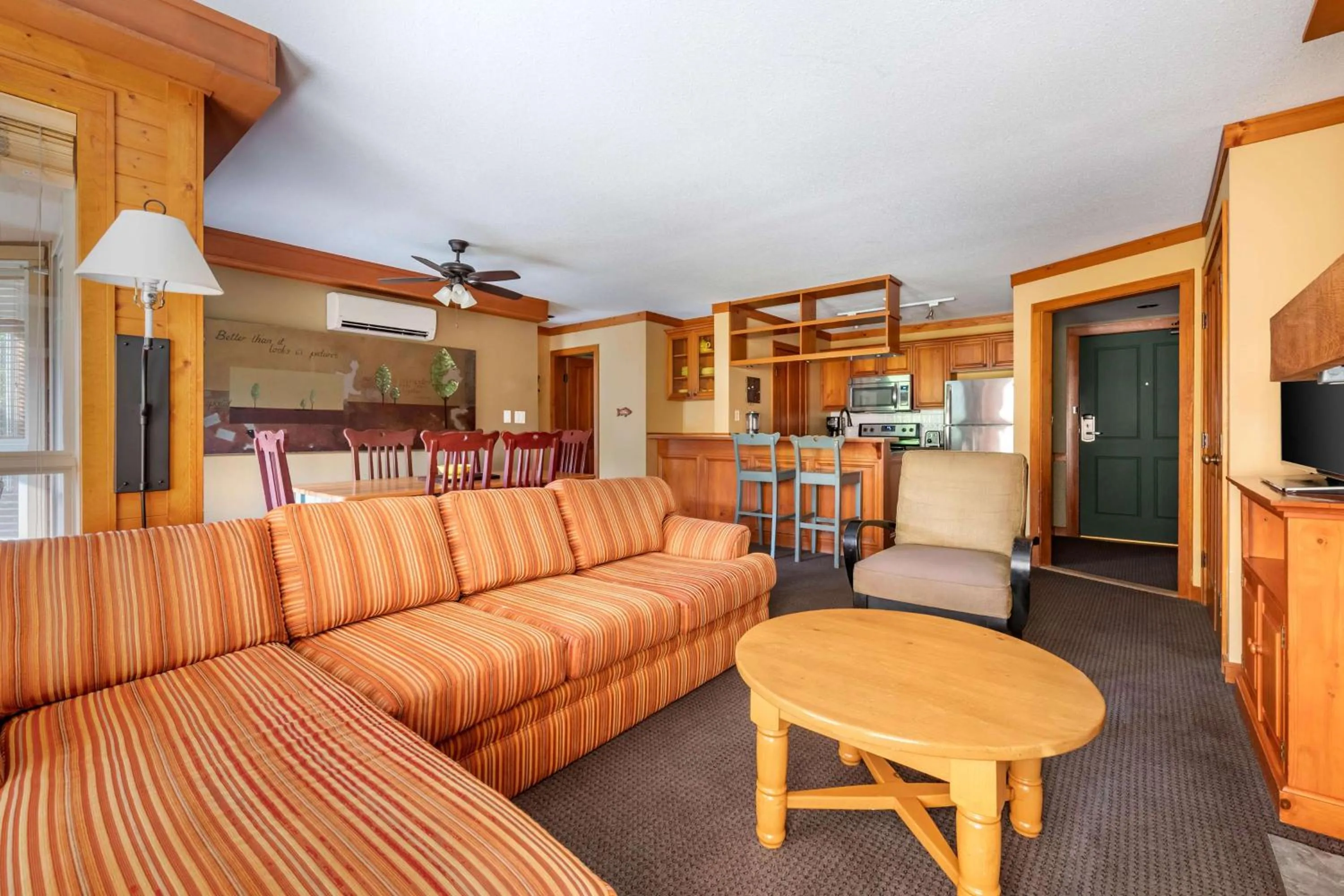 Living room in Hilton Grand Vacations Club Whistler