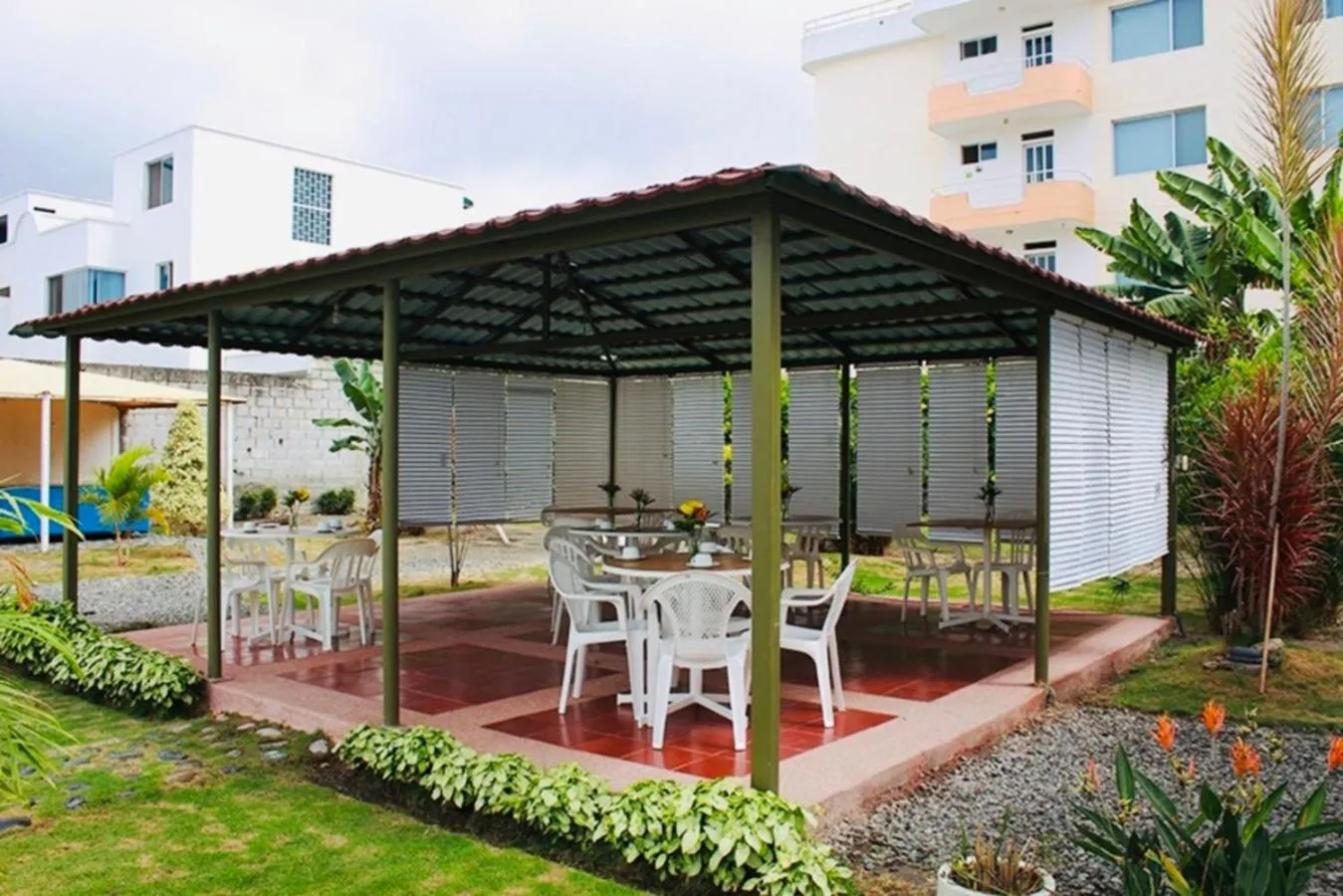 Restaurant/places to eat in Oceanic Lodge