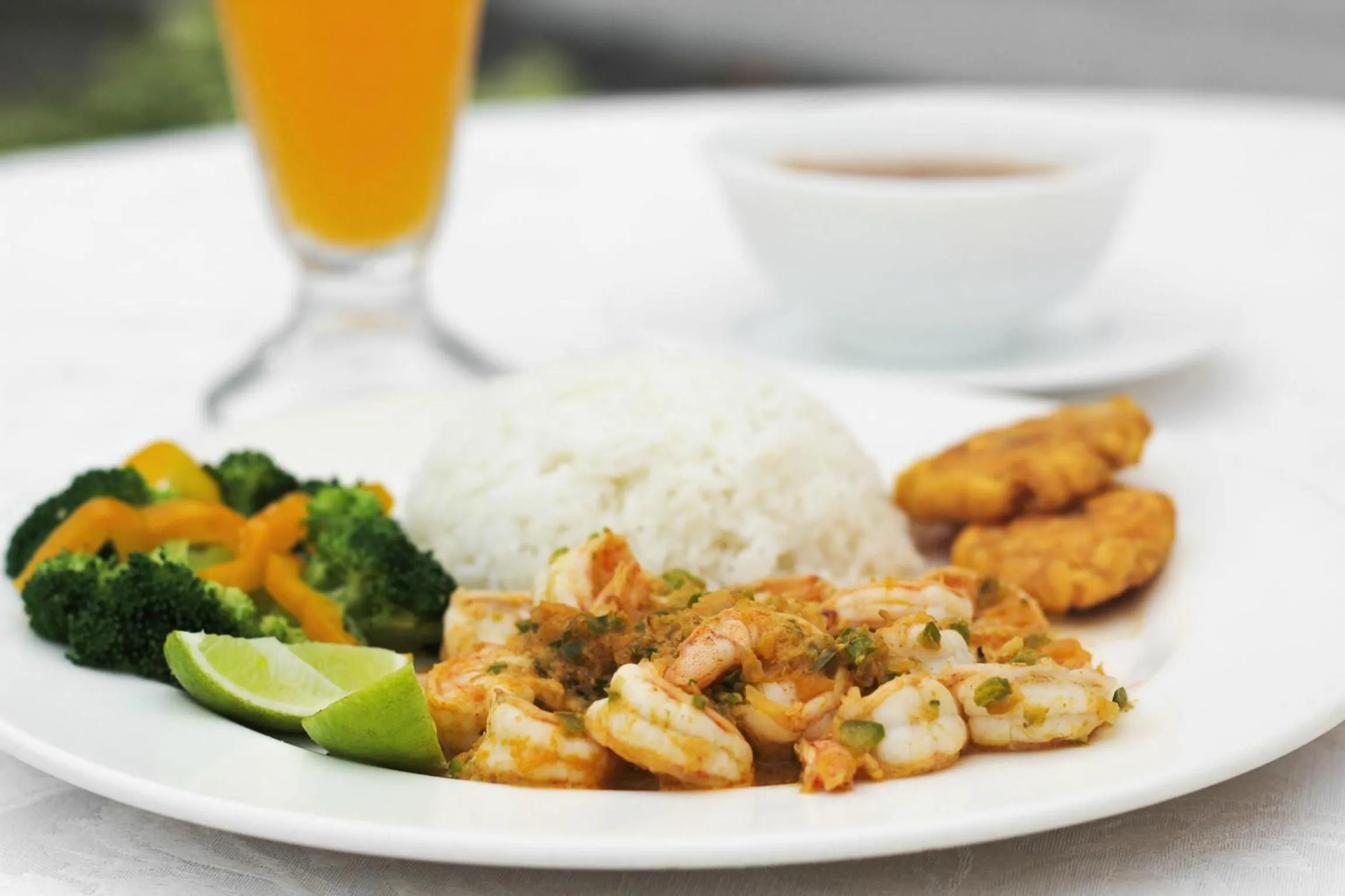 Lunch in Oceanic Lodge