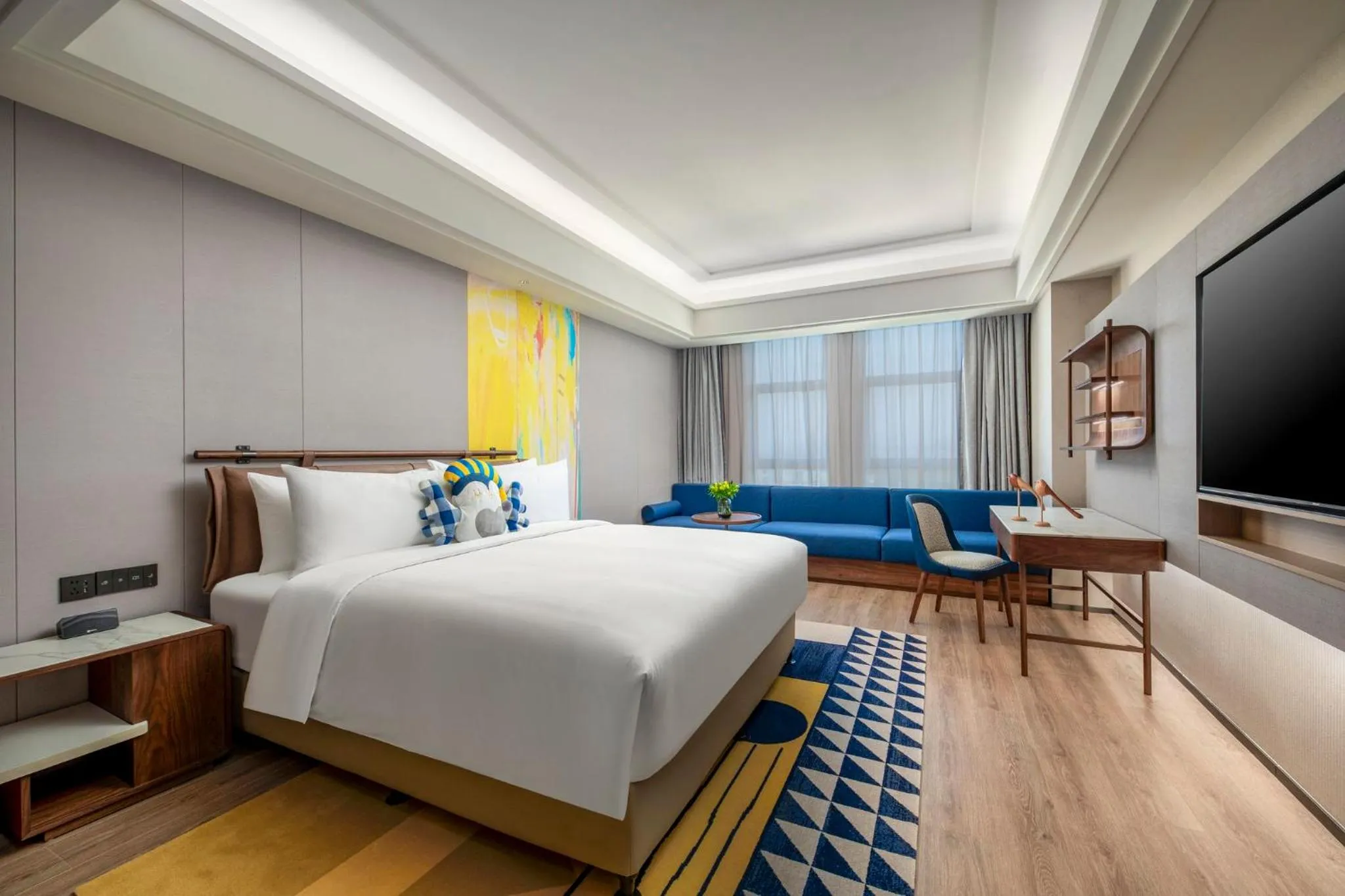 Photo of the whole room, Bed in voco Shanghai Zhangjiang by IHG