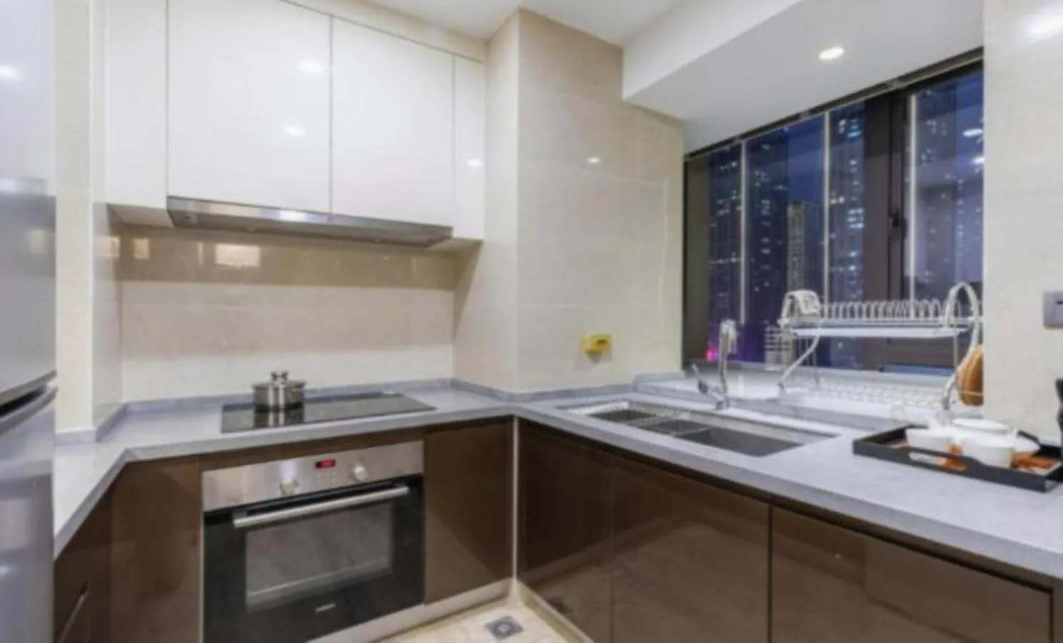 Kitchen or kitchenette in Somerset Yangtze River Chongqing