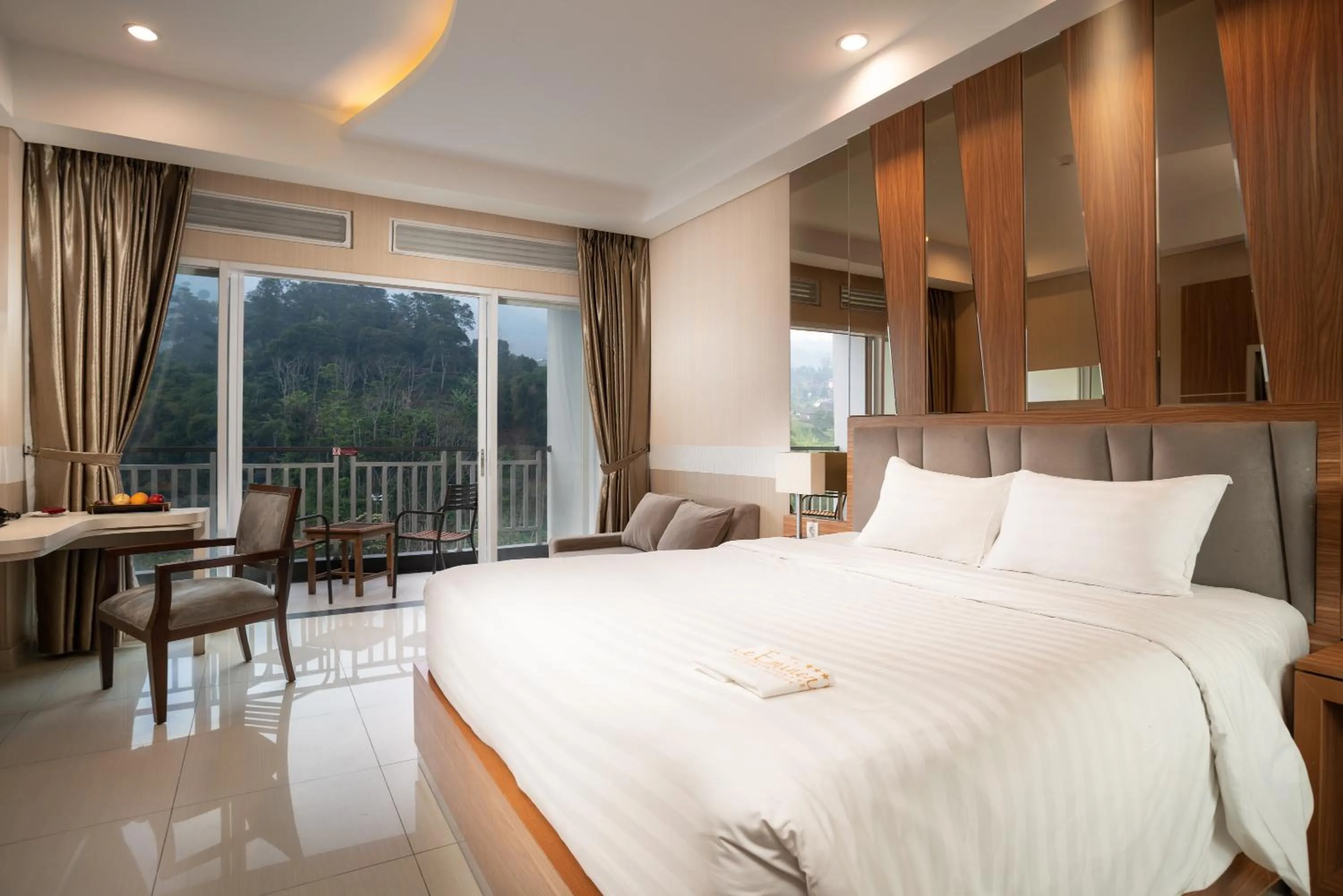 Bedroom, Bed in Le Eminence Puncak Hotel Convention & Resort