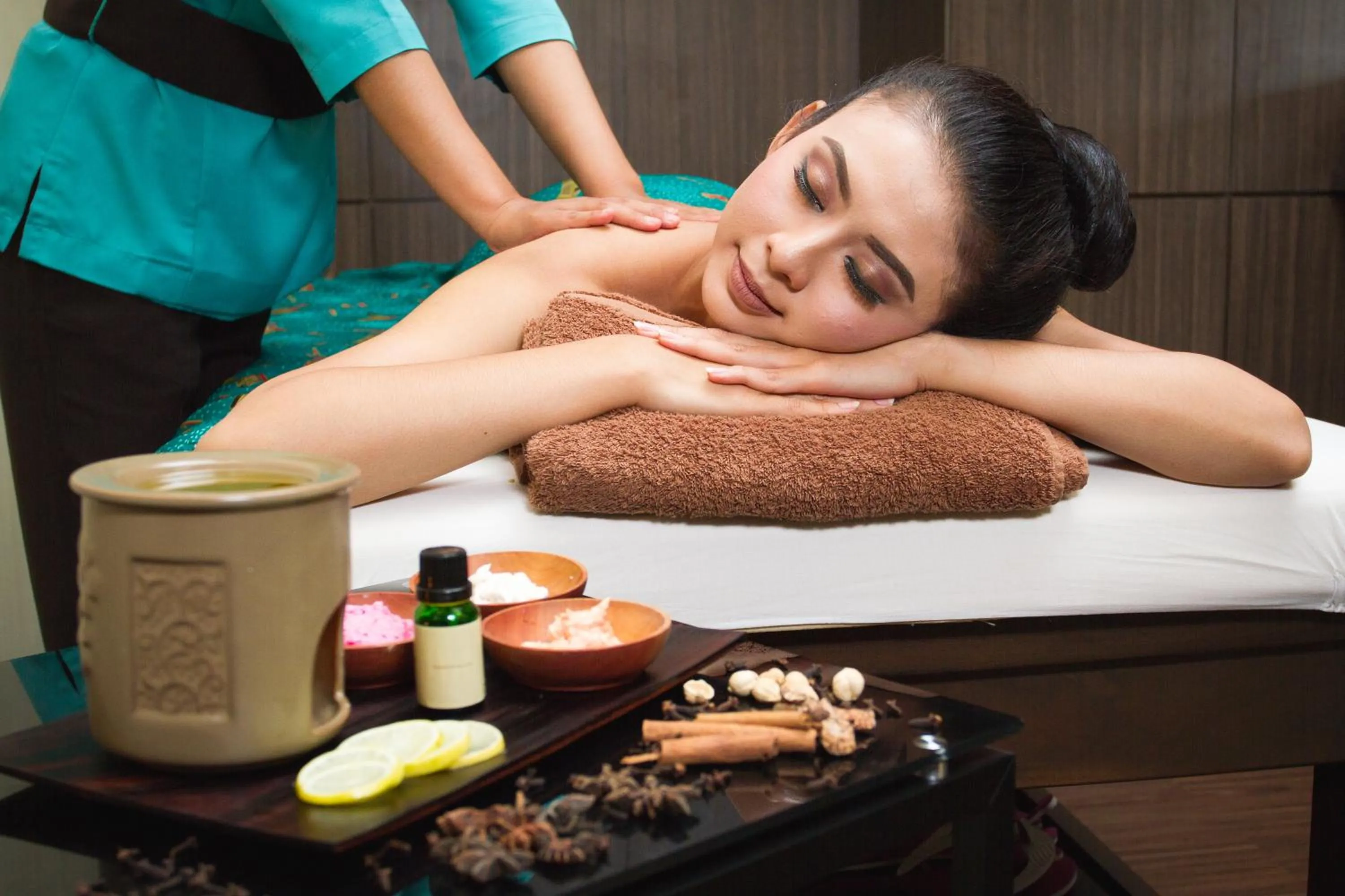 Massage in Le Eminence Puncak Hotel Convention & Resort