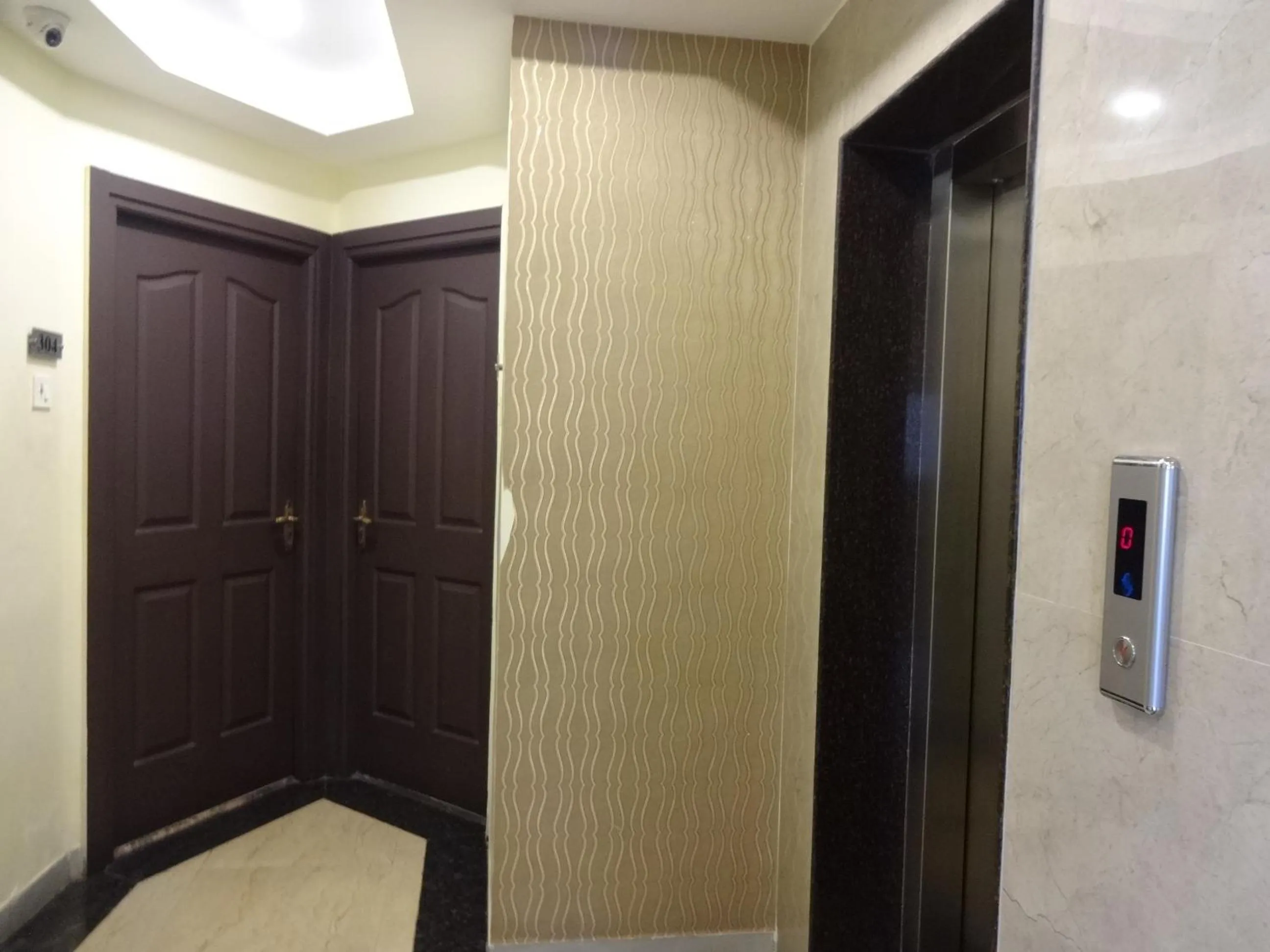 Facade/entrance in Hotel White Mount