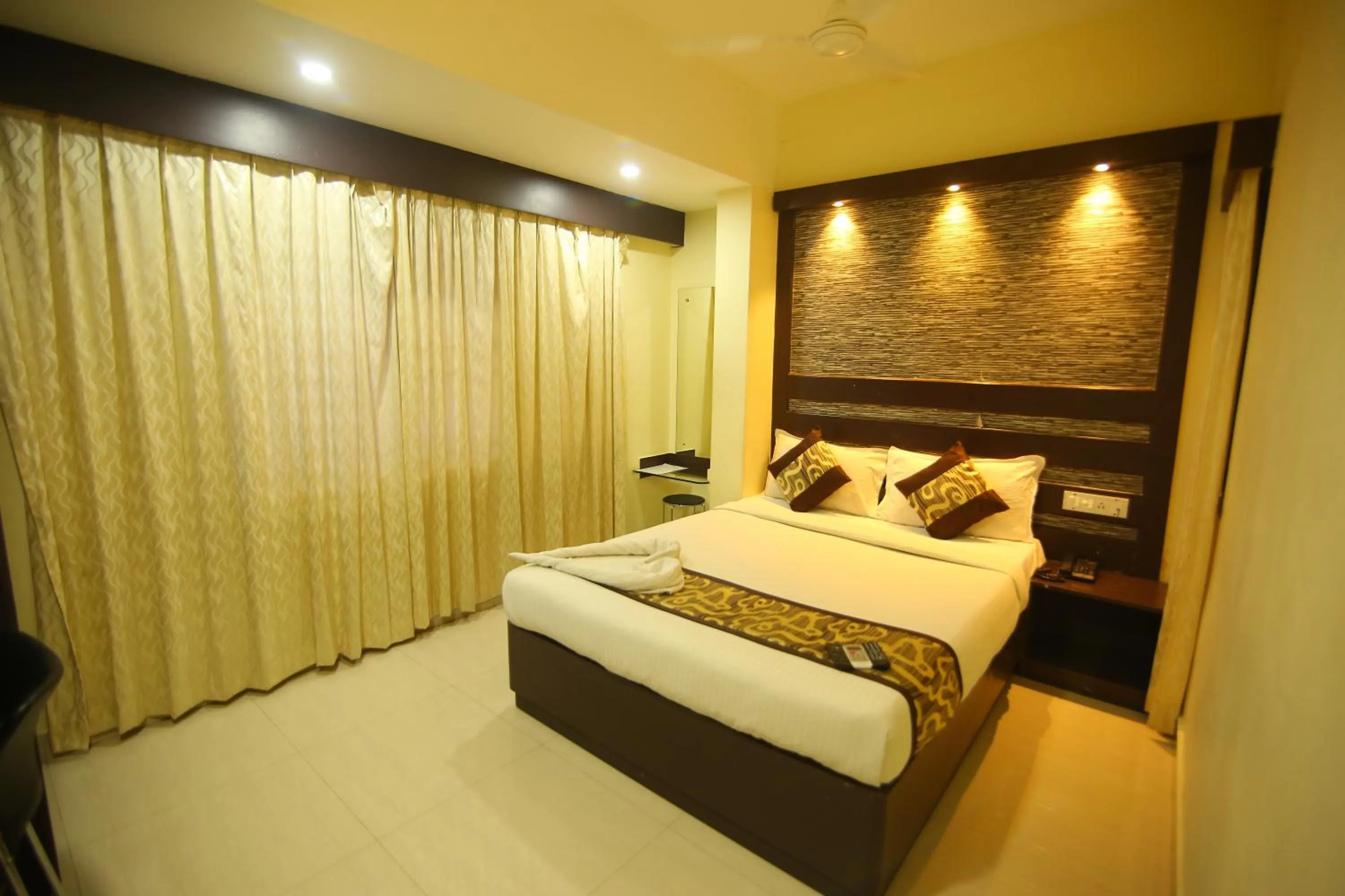 Bed in Hotel White Mount