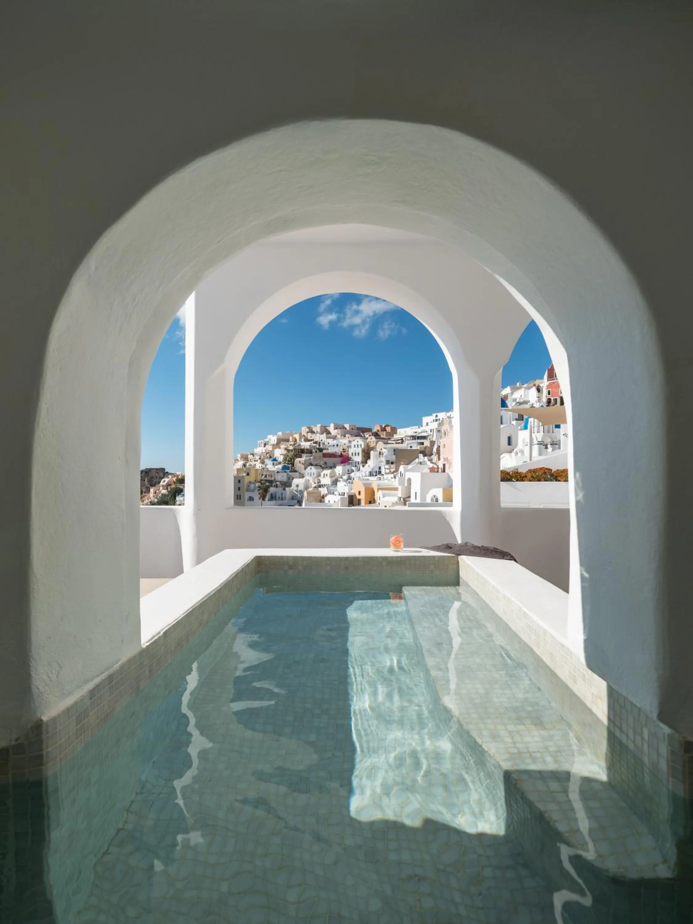 Balcony/Terrace in Aspaki by Art Maisons