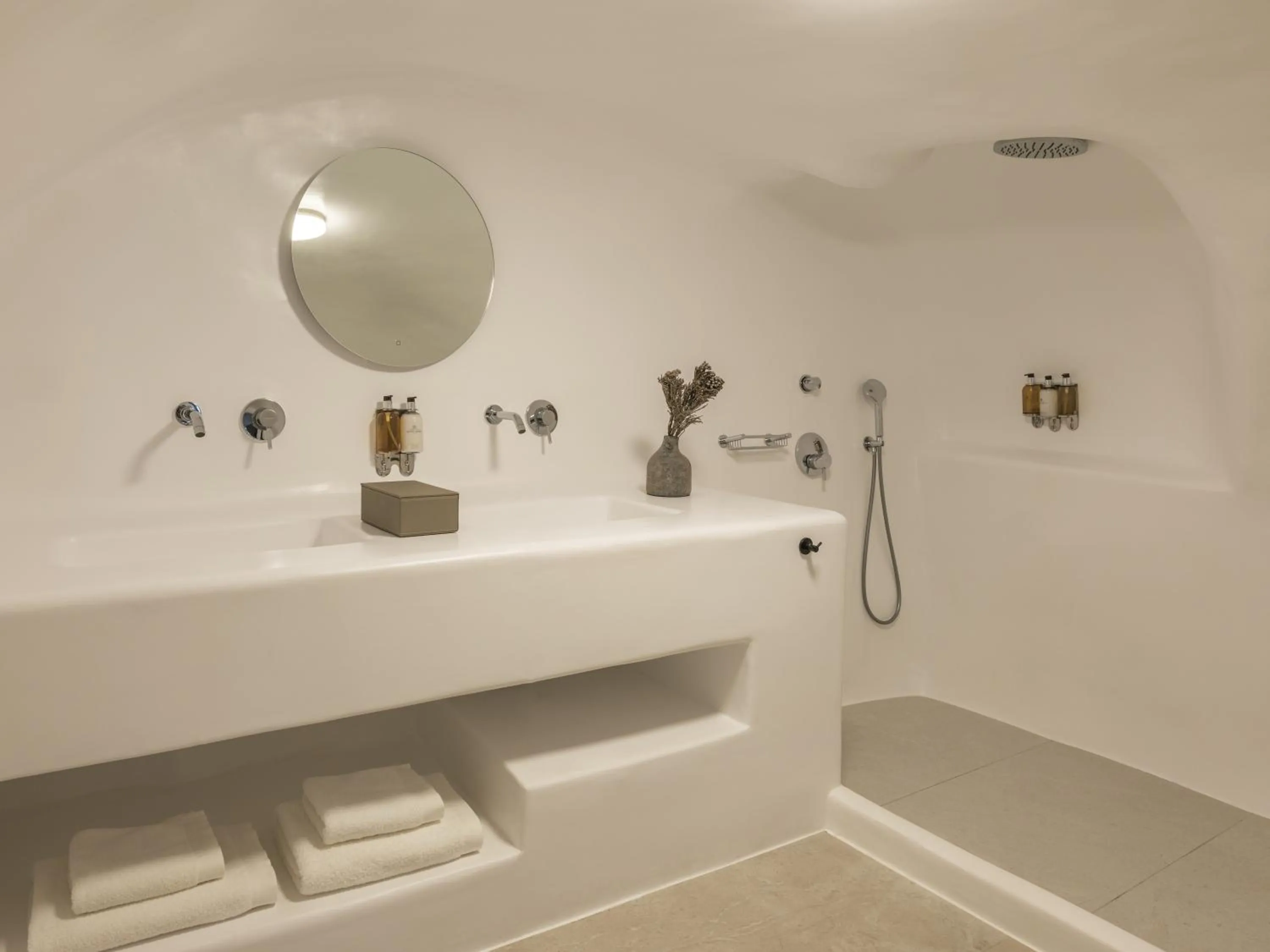 Aspaki by Art Maisons