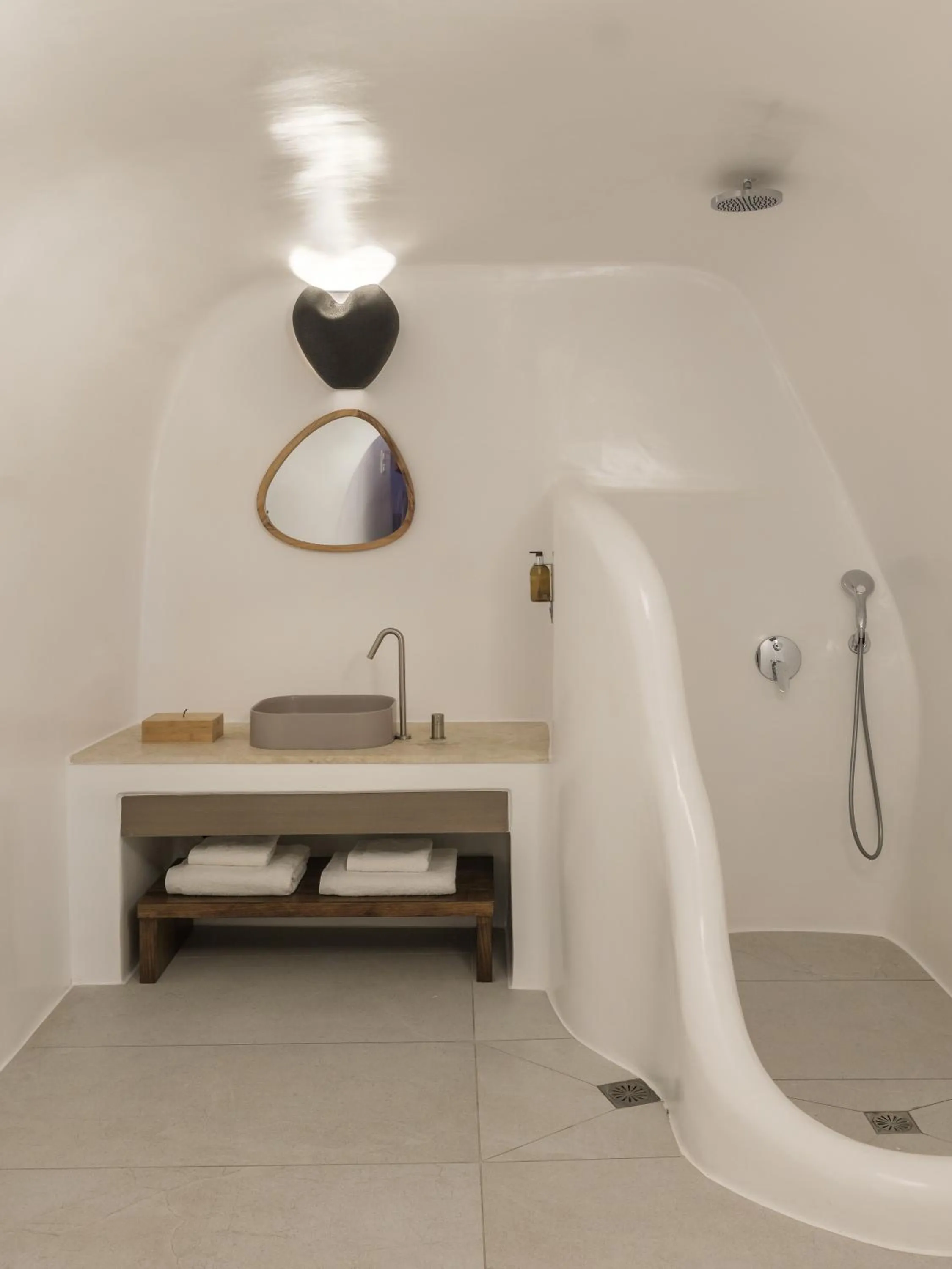 Aspaki by Art Maisons