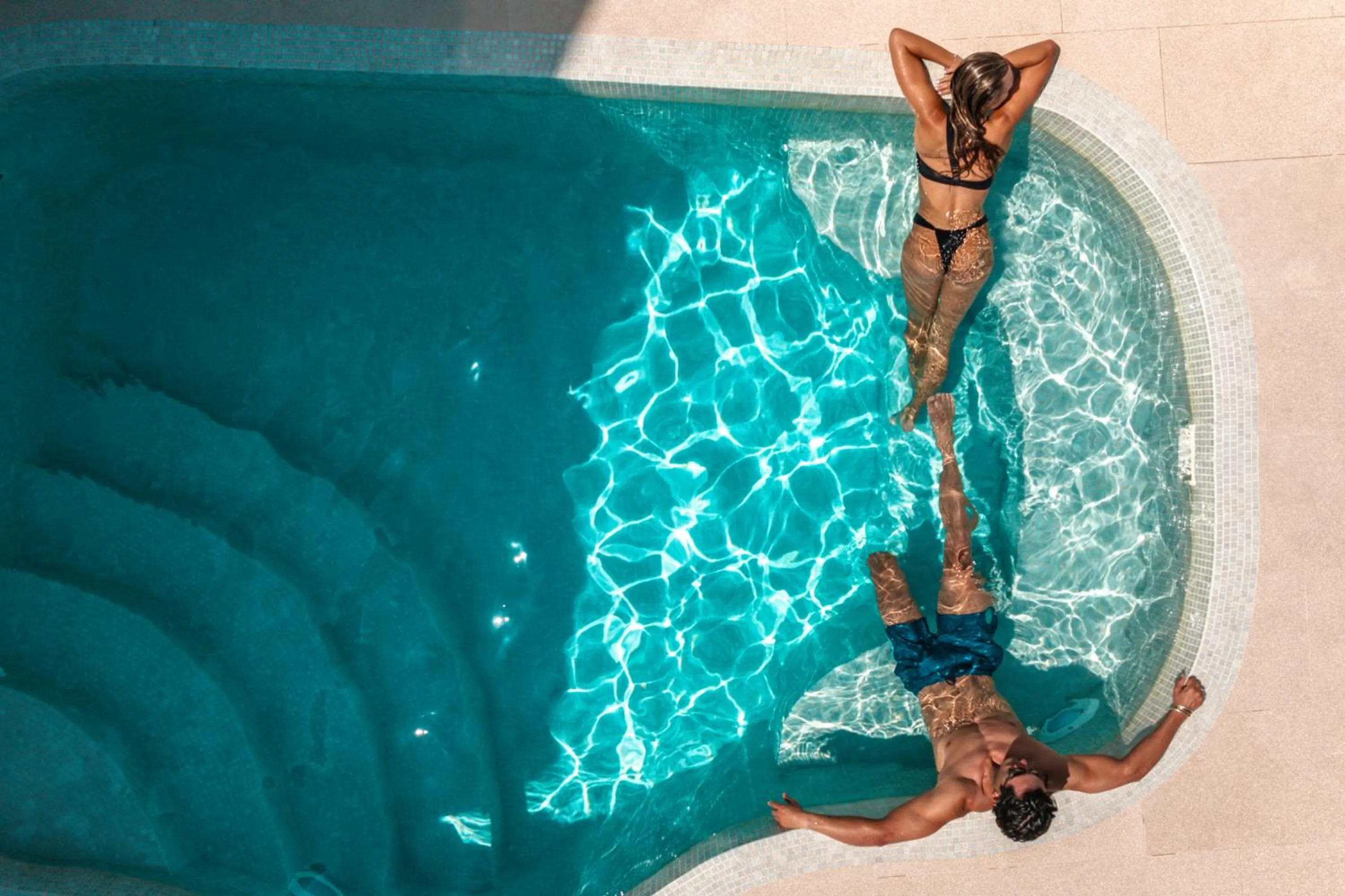 Swimming pool in Aspaki by Art Maisons