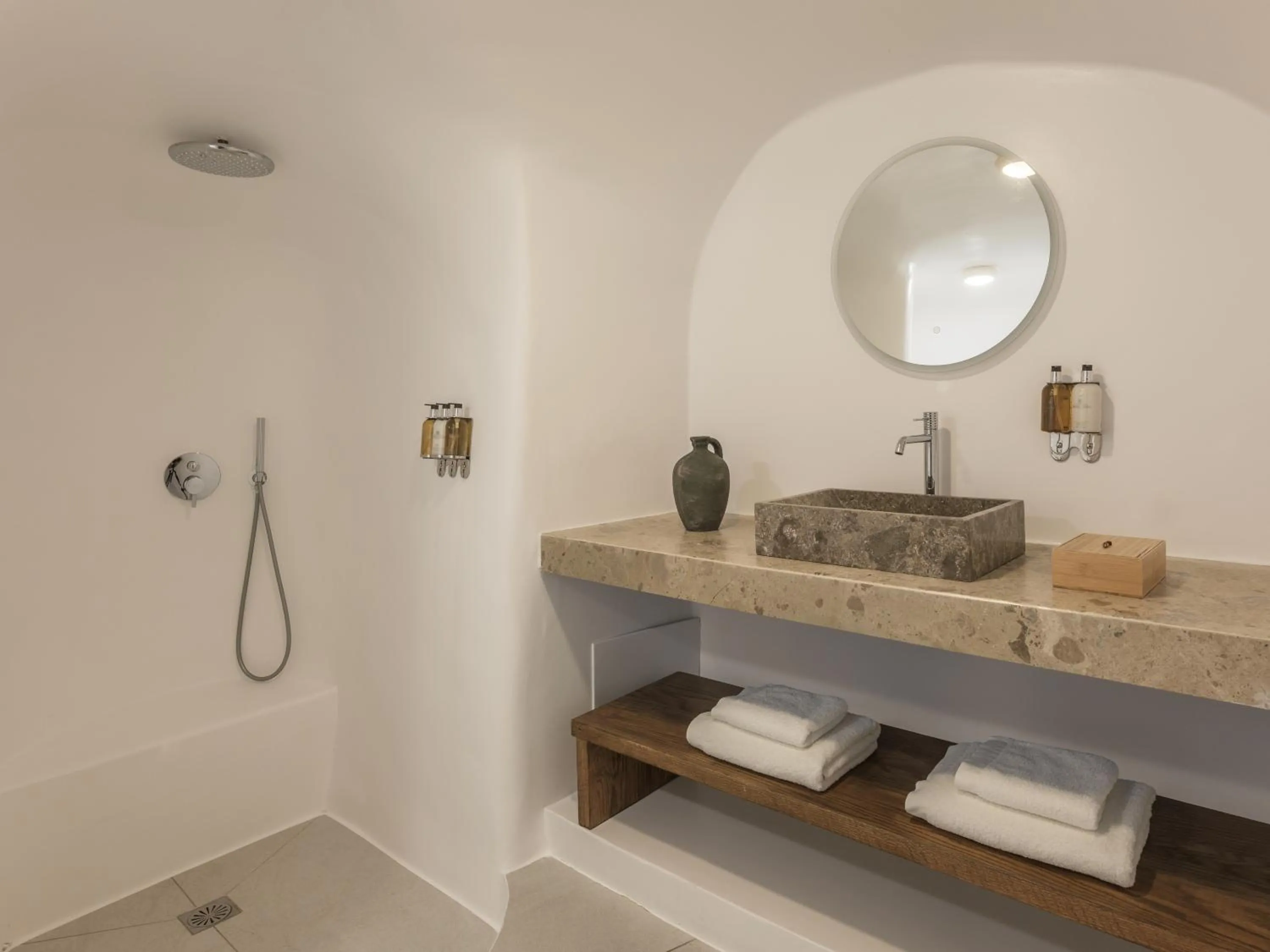 Aspaki by Art Maisons