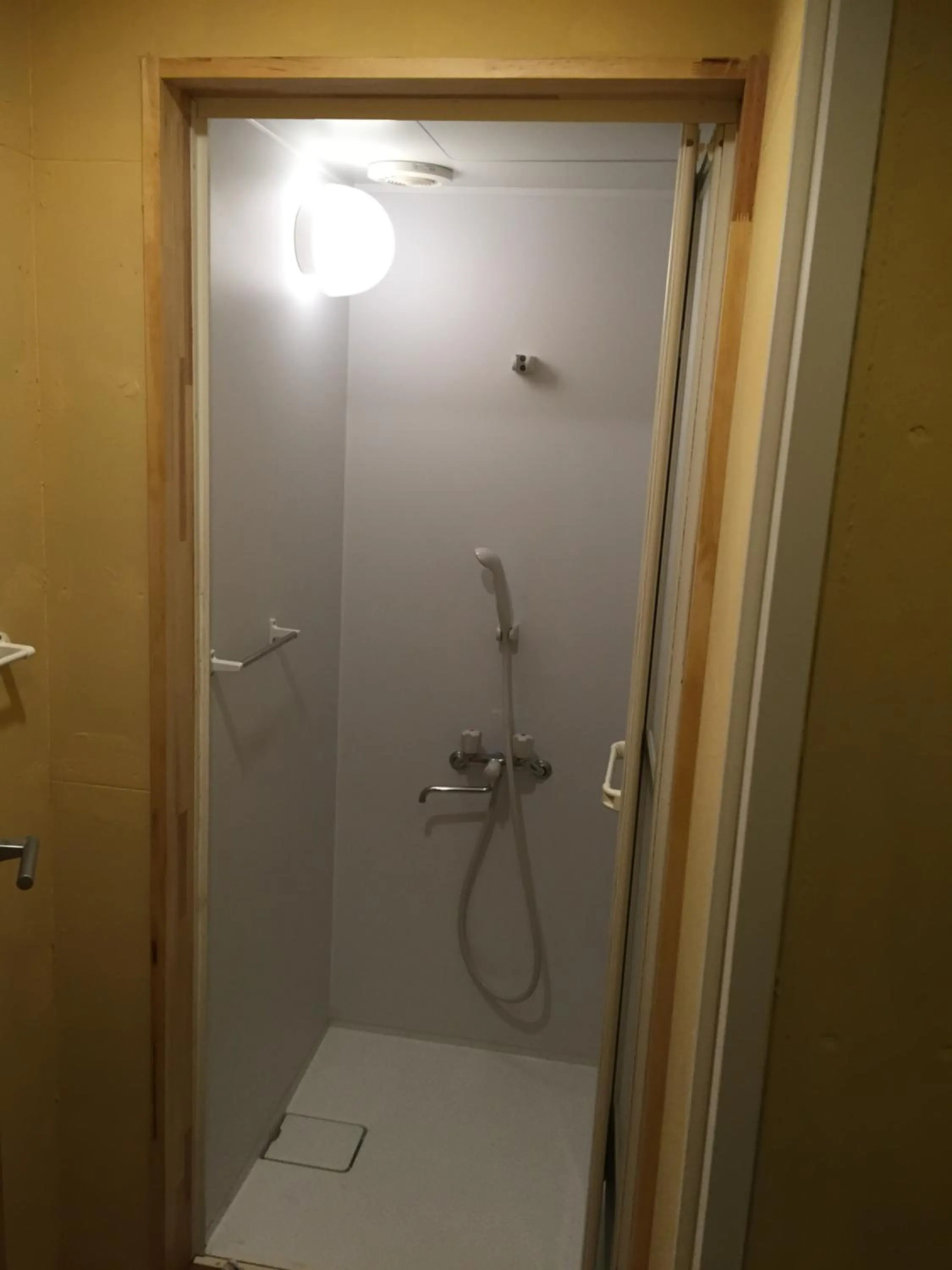 Shower in Guest House & Cafe Ohana