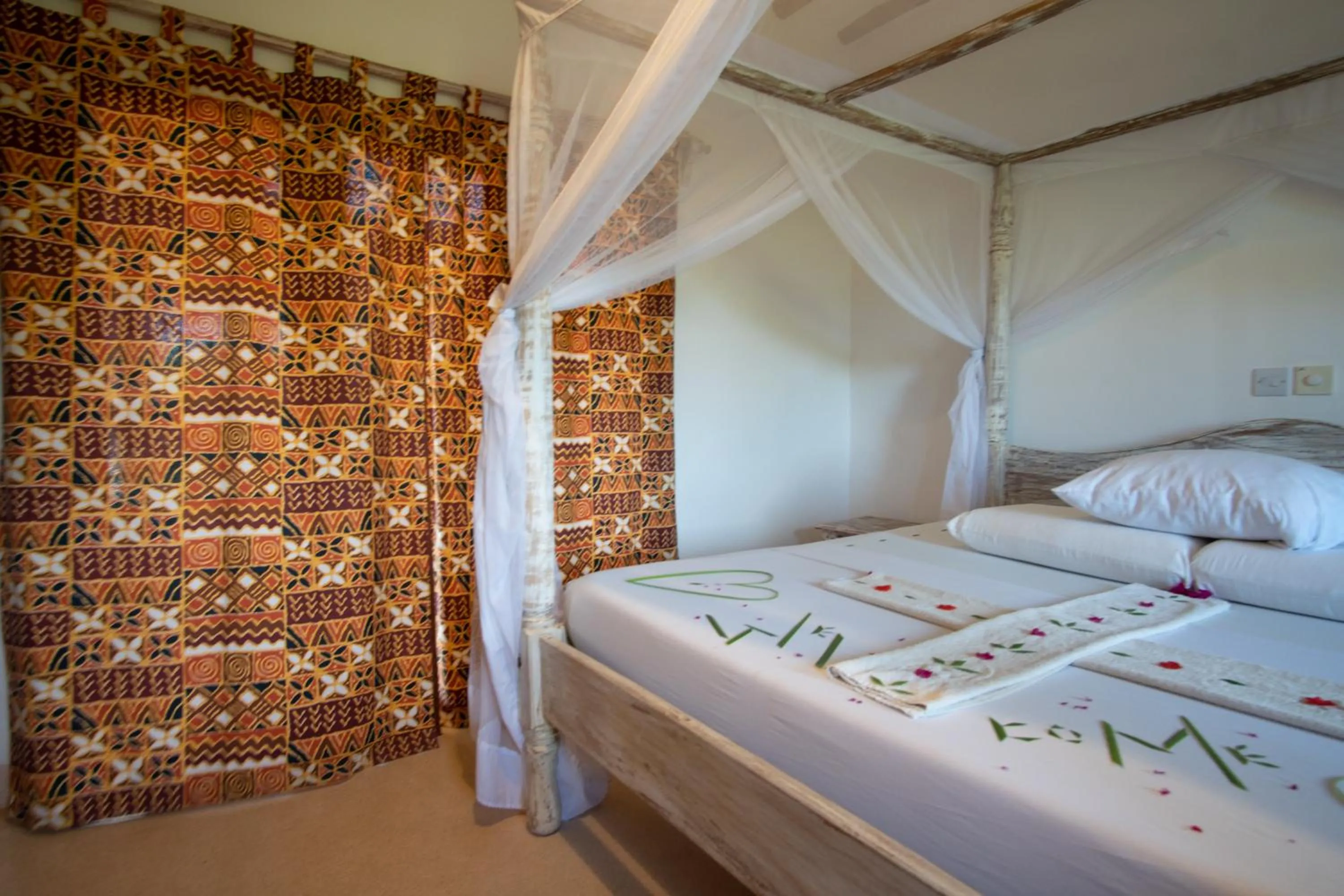 Bedroom, Bed in Rafiki Village
