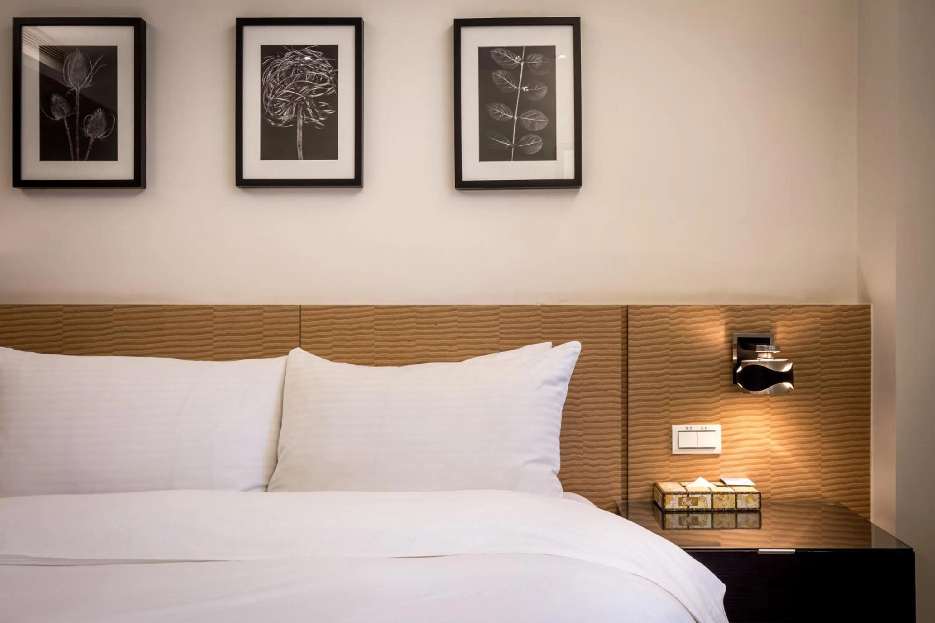 bunk bed, Bed in Royal Garden Hotel