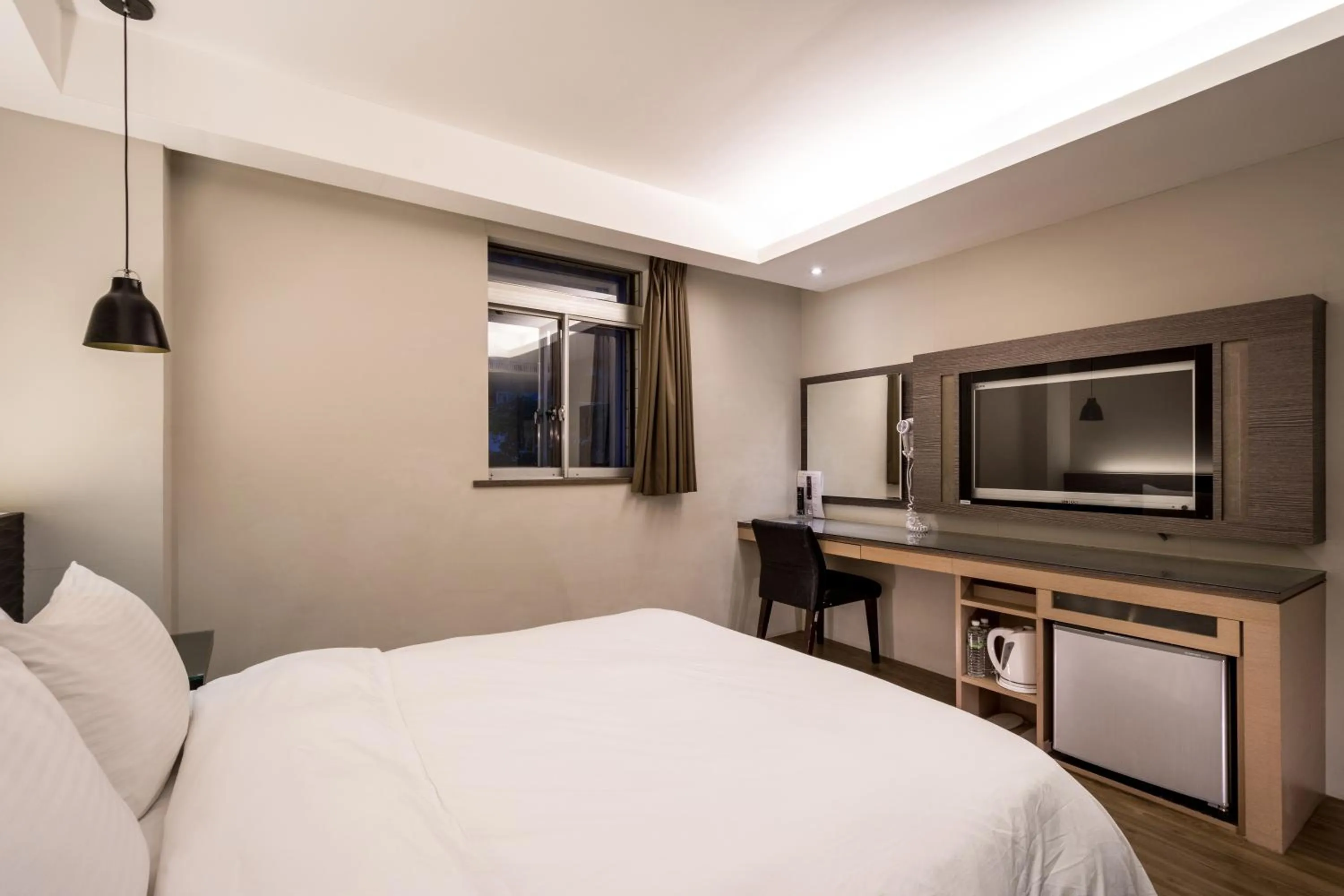 Photo of the whole room, Bed in Royal Garden Hotel