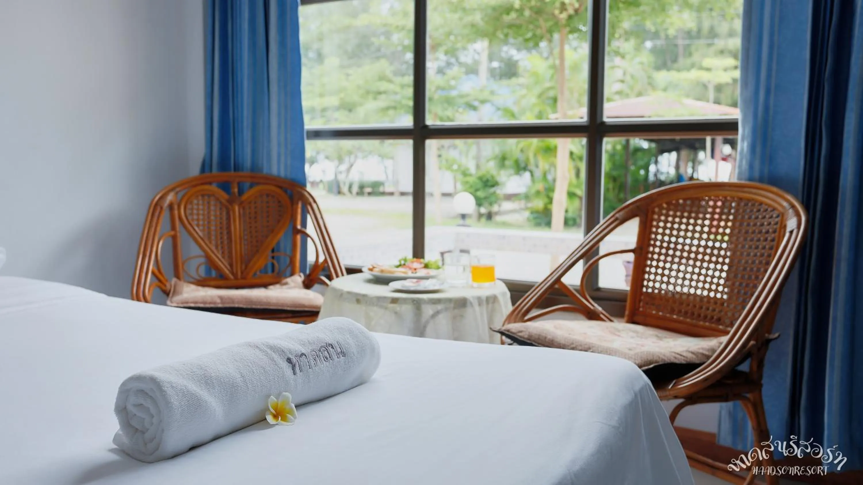 View (from property/room), Bed in HaadSon Resort