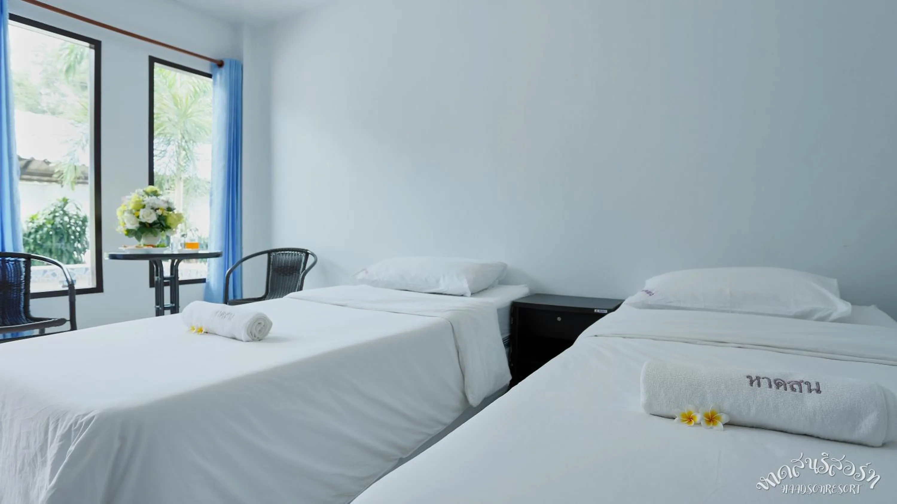 Bed in HaadSon Resort