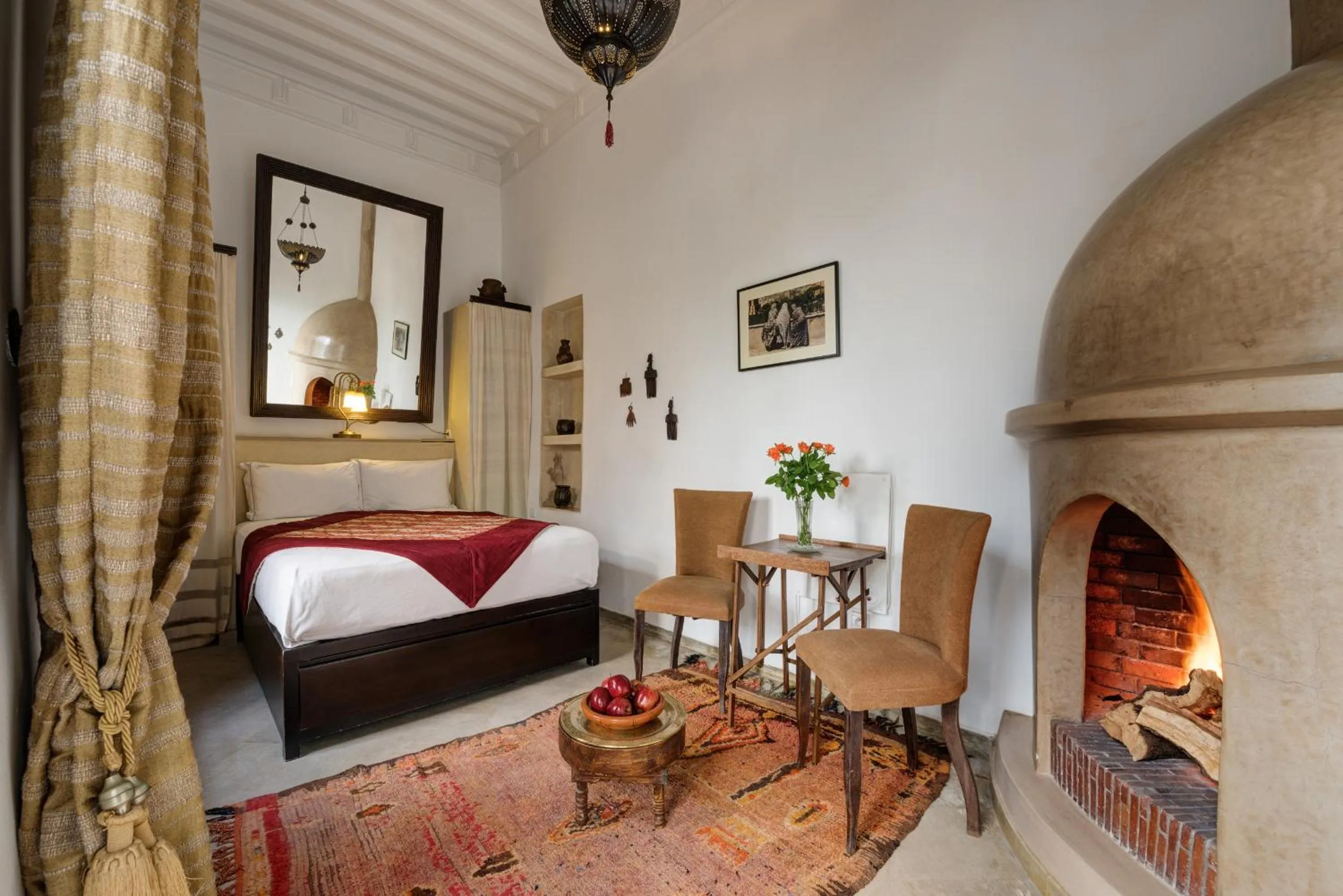 Photo of the whole room, Bed in Riad Azzar