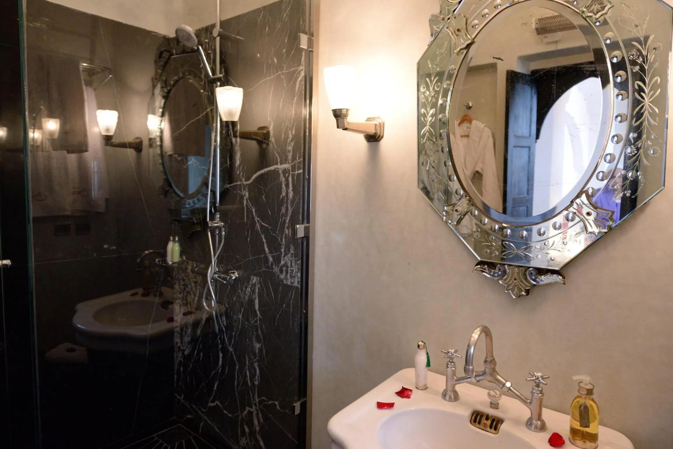 Bathroom in Riad Azzar