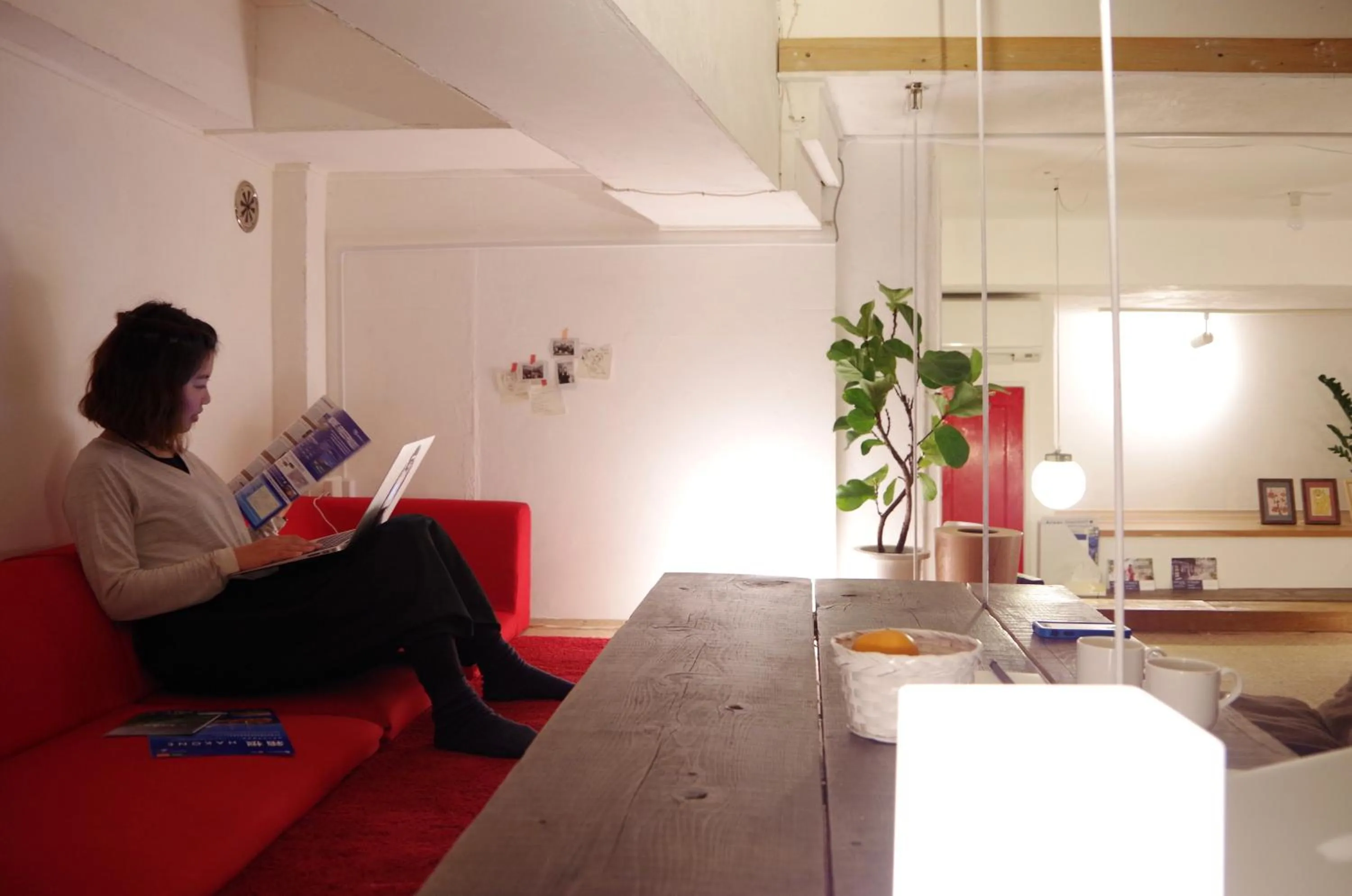 Communal lounge/ TV room in plumhostel