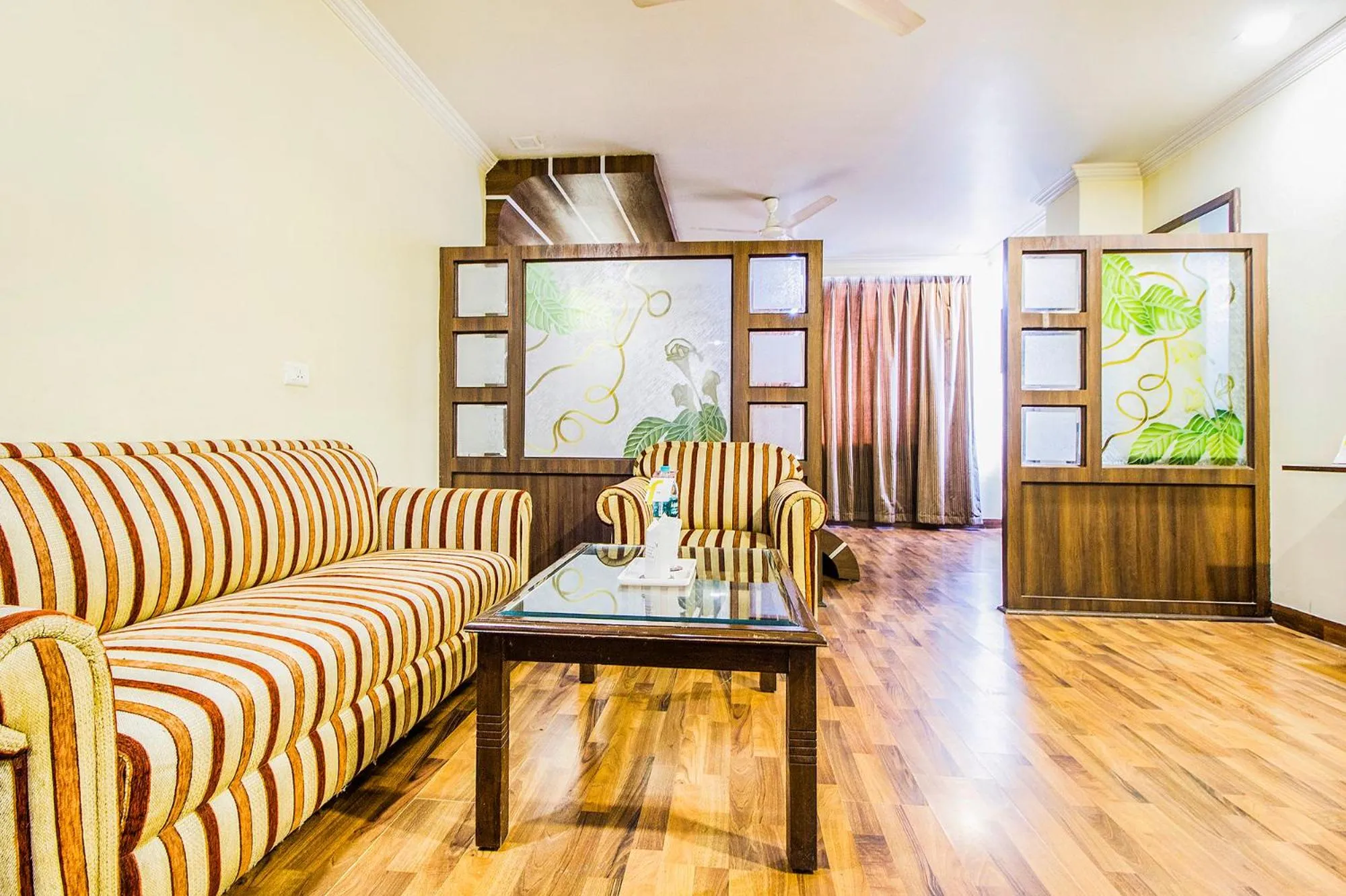 Seating area in FabHotel Aaykay Model Town