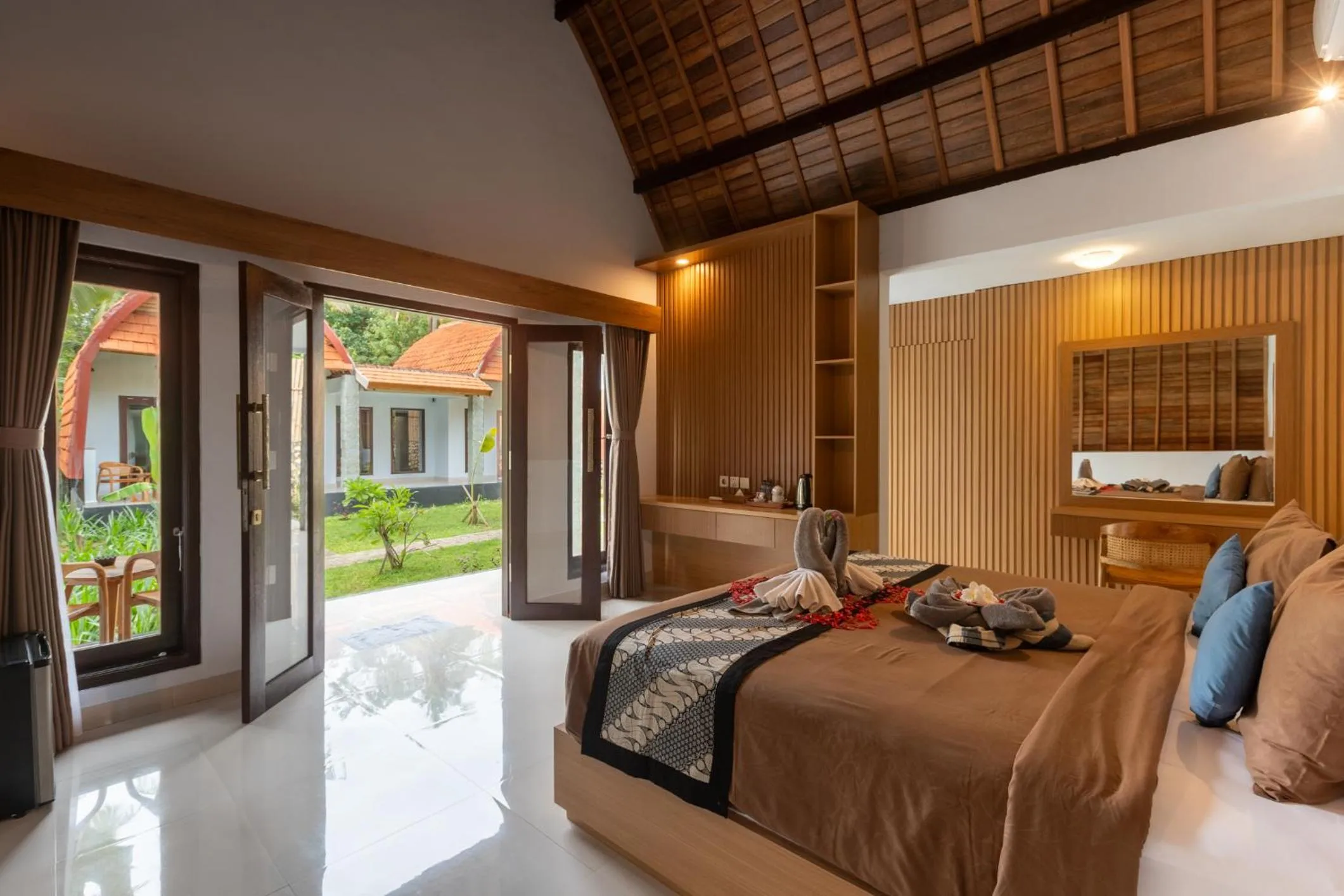 Bed in Bintang Bungalow