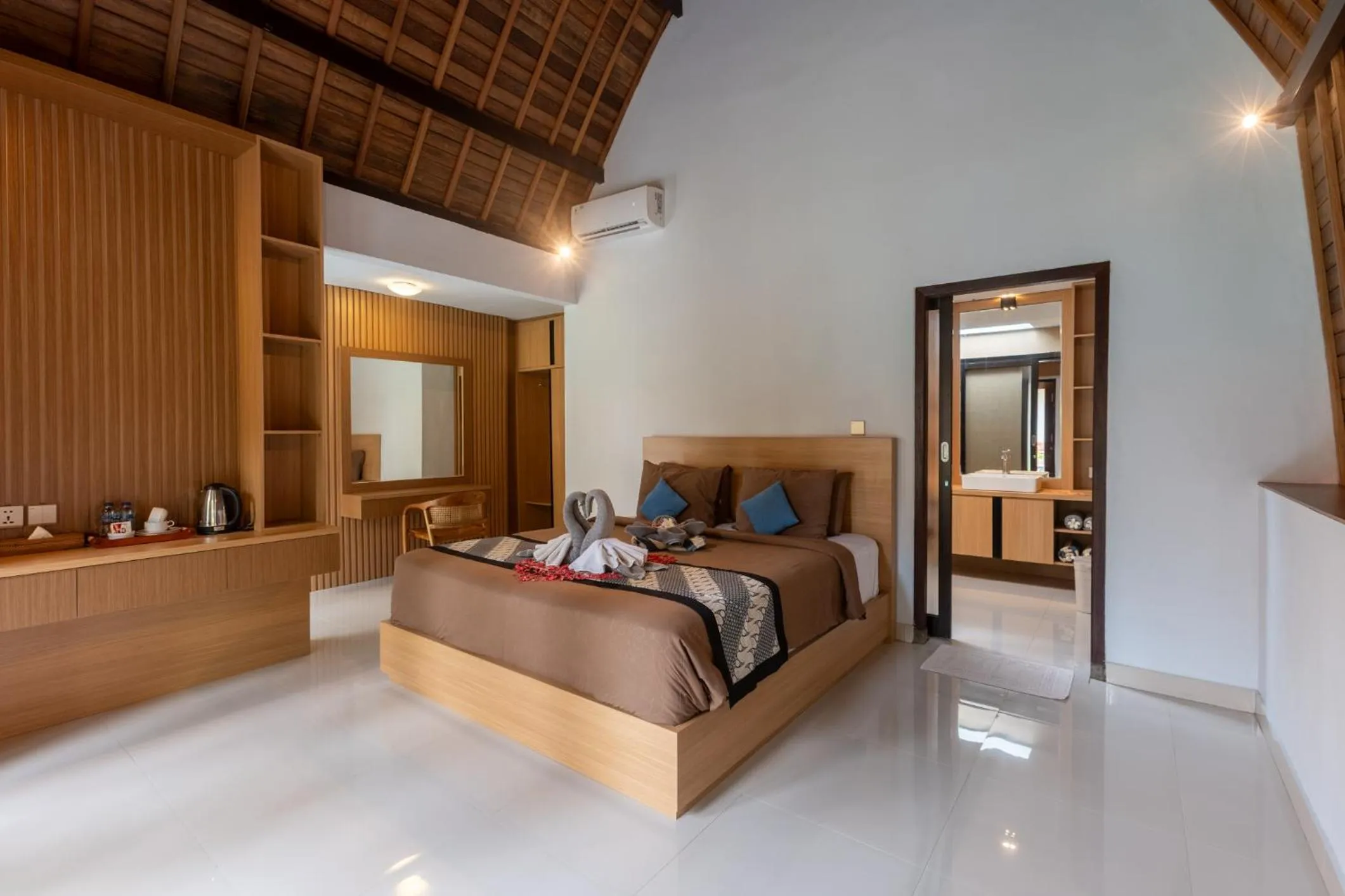 Bed in Bintang Bungalow
