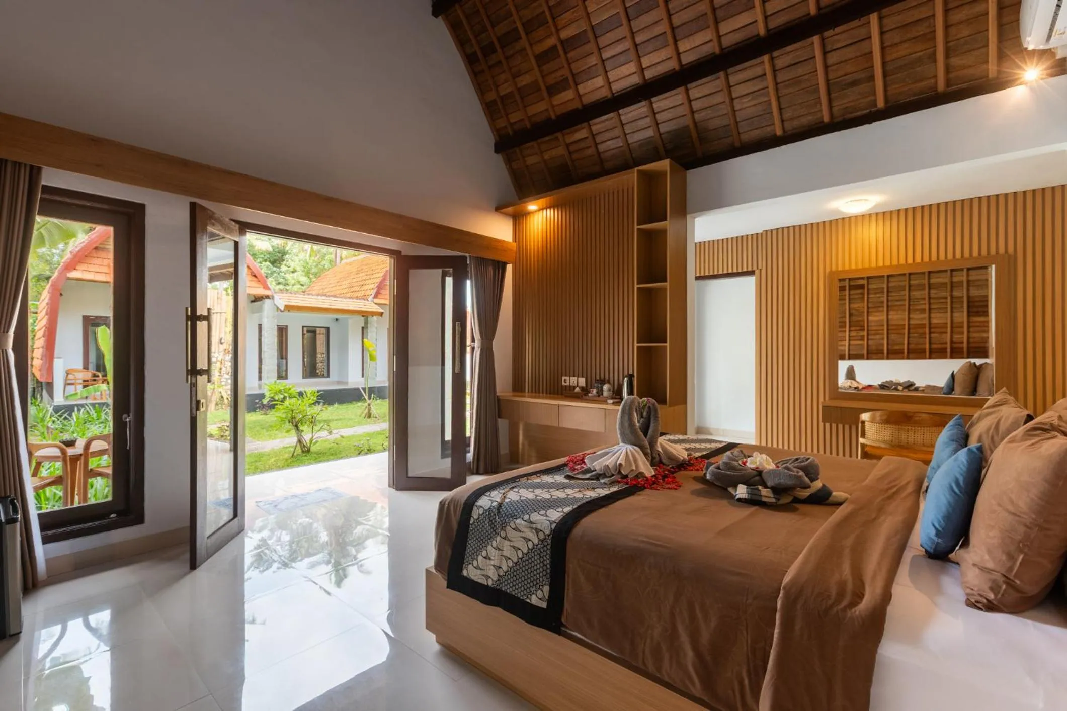 Bed in Bintang Bungalow